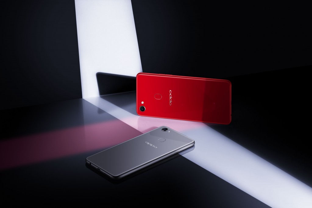 The colour variant of Solar Red (Right) and Moonlight Silver (Bottom Left) provide styling options to different users