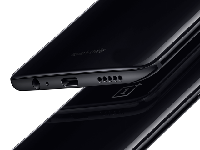 6 The OnePlus 6 also has a headphone jack