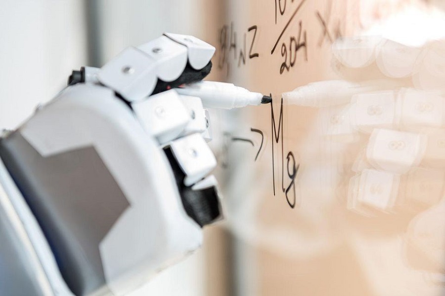 https blogs images.forbes.com bernardmarr files 2019 06 Meet Hemingway The Artificial Intelligence Robot That Can Copy Your Handwriting