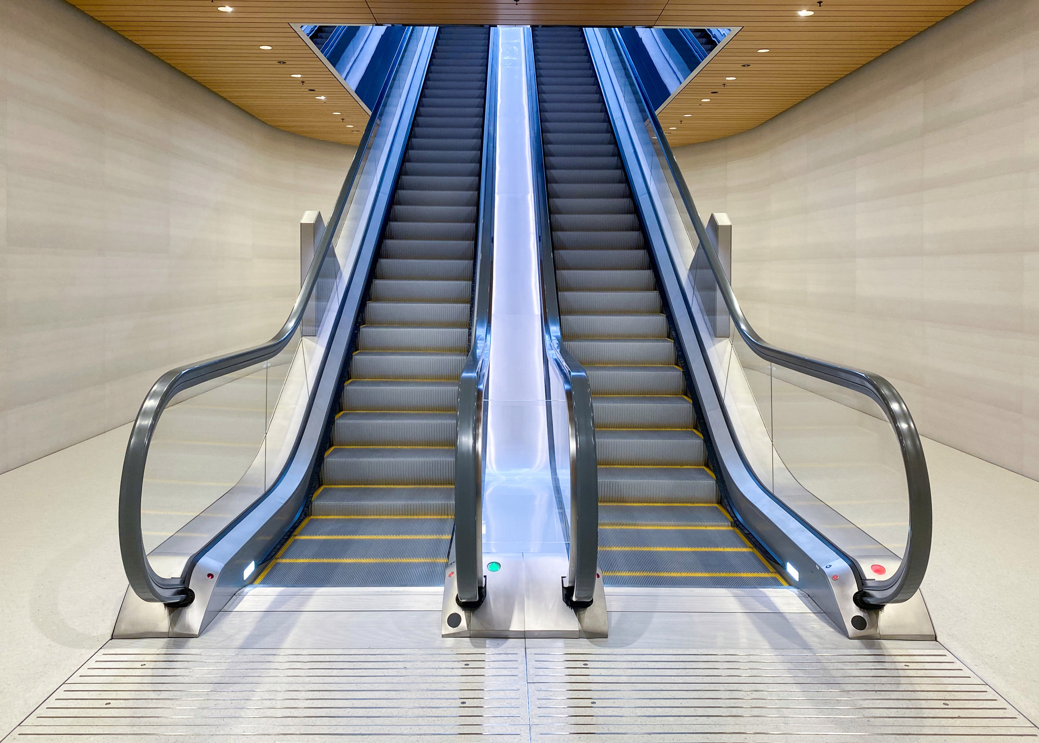 apple mbs escalator