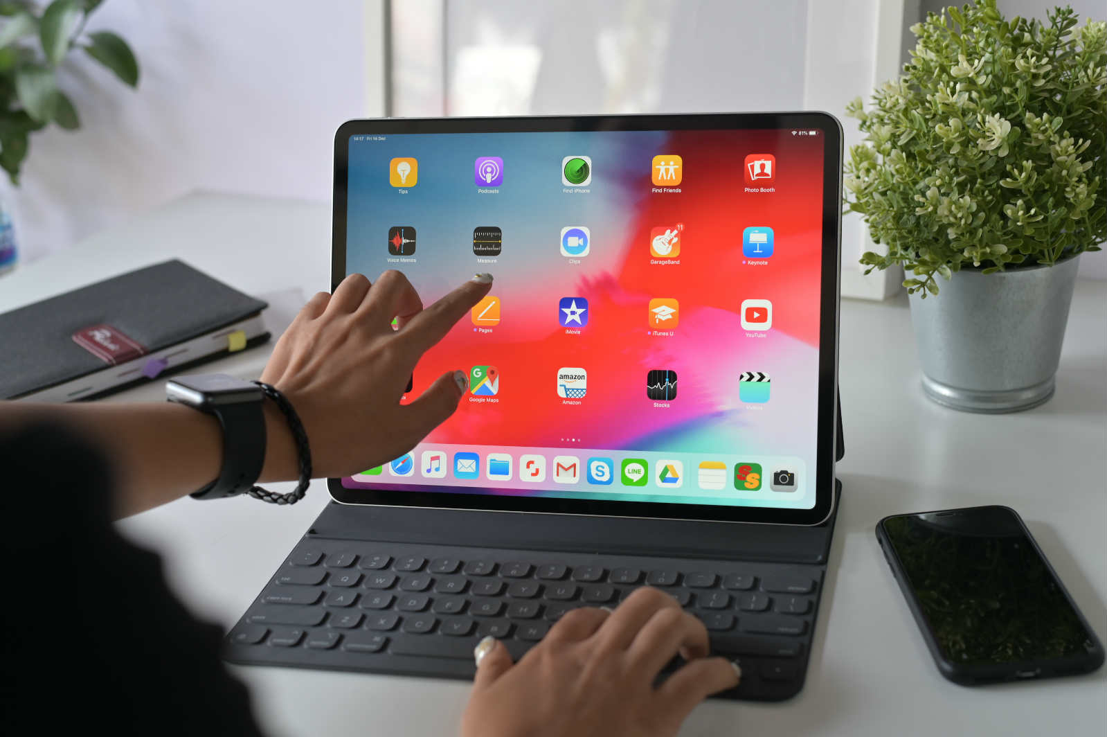 12.9 inch iPad Pro 2020 Smart Keyboard Case