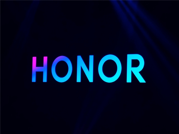 疑似HONOR Play 5渲染图曝光:后置64MP四摄、天玑800U处理器、66W快充? 3 s e183f4b709fb4f25b413f63182e9752f