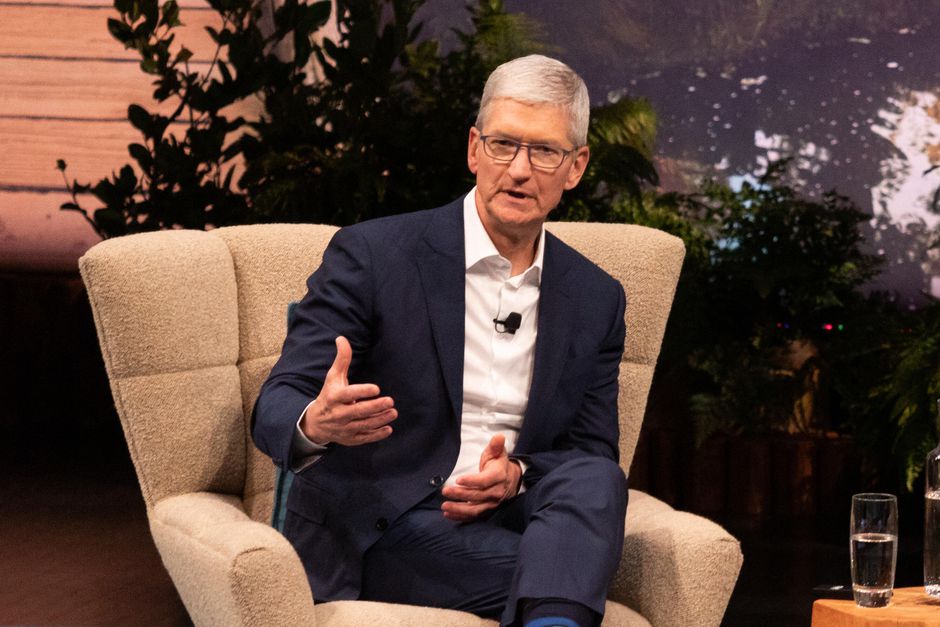 改变主意了?!Tim Cook:元宇宙有着巨大的潜力,正进行相应投资! 2 tim cook marc benioff dreamforce 19 5130