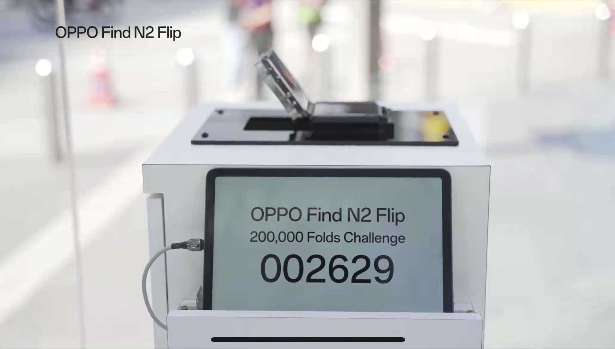 04 OPPO Find N2 Flip 200000 Folds Challenge