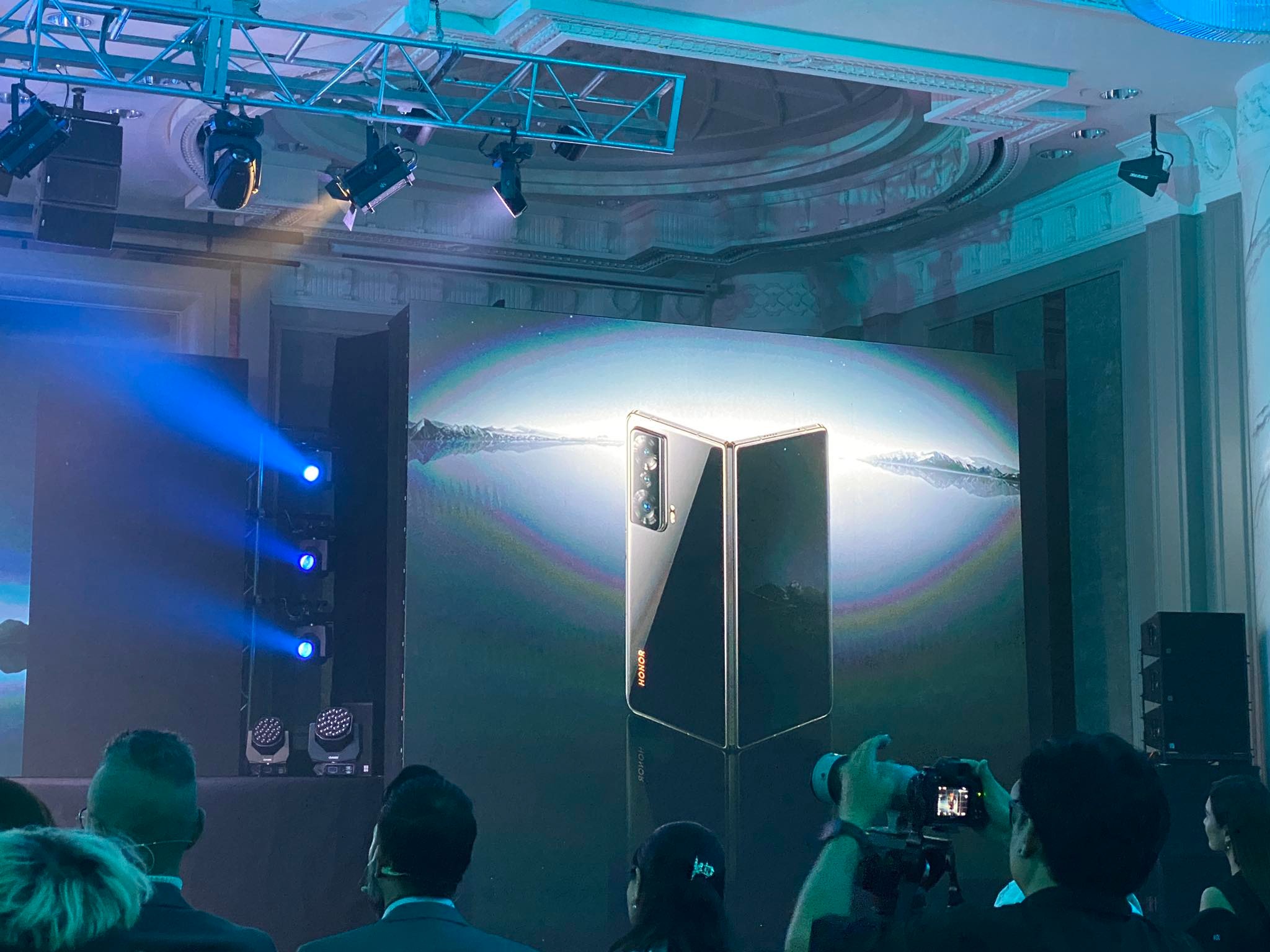 售RM5999!HONOR Magic Vs大马售价公布:骁龙8+ Gen 1、5000mAh电池、66W快充 3 配色 1