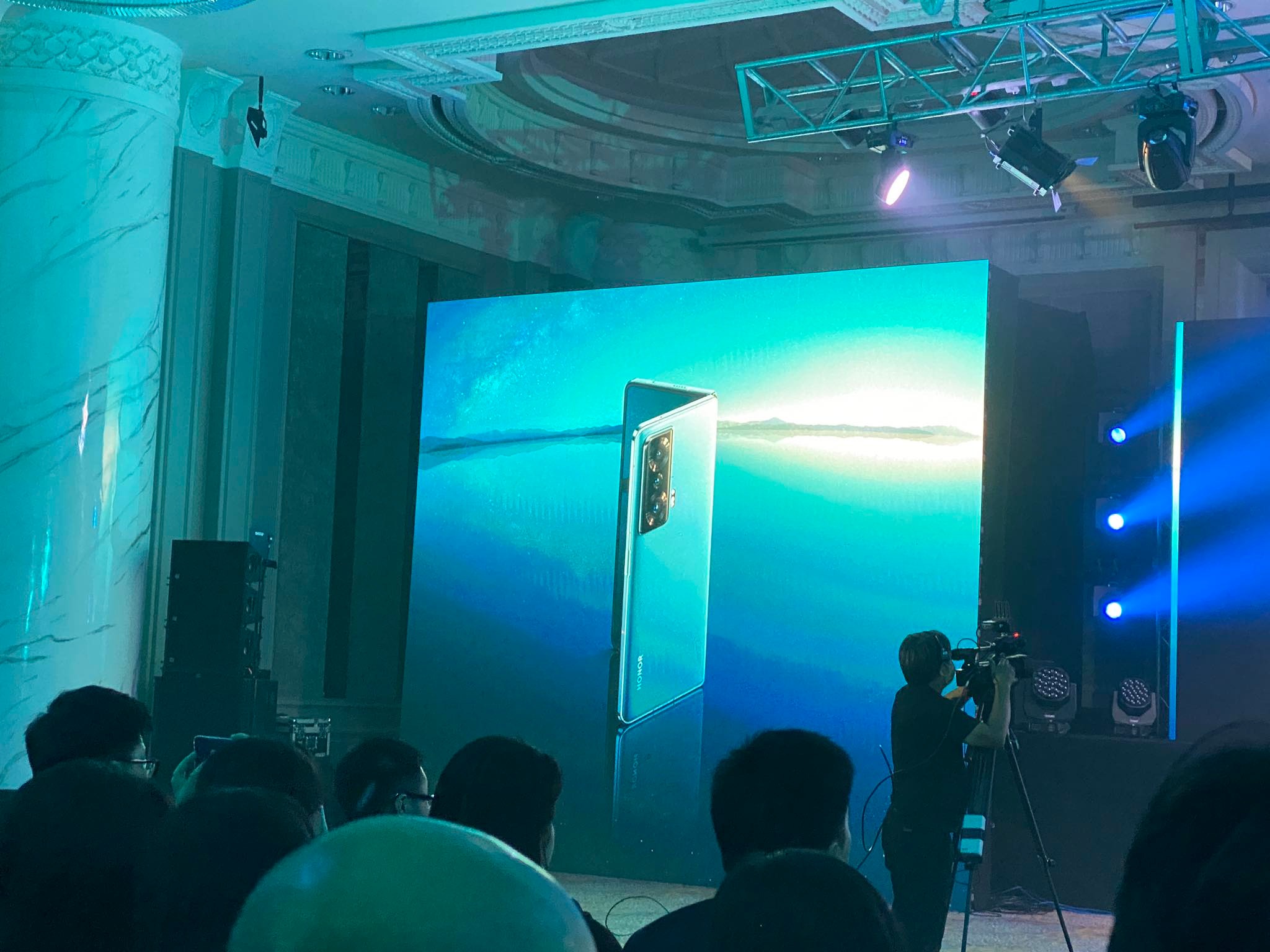 售RM5999!HONOR Magic Vs大马售价公布:骁龙8+ Gen 1、5000mAh电池、66W快充 4 配色 2