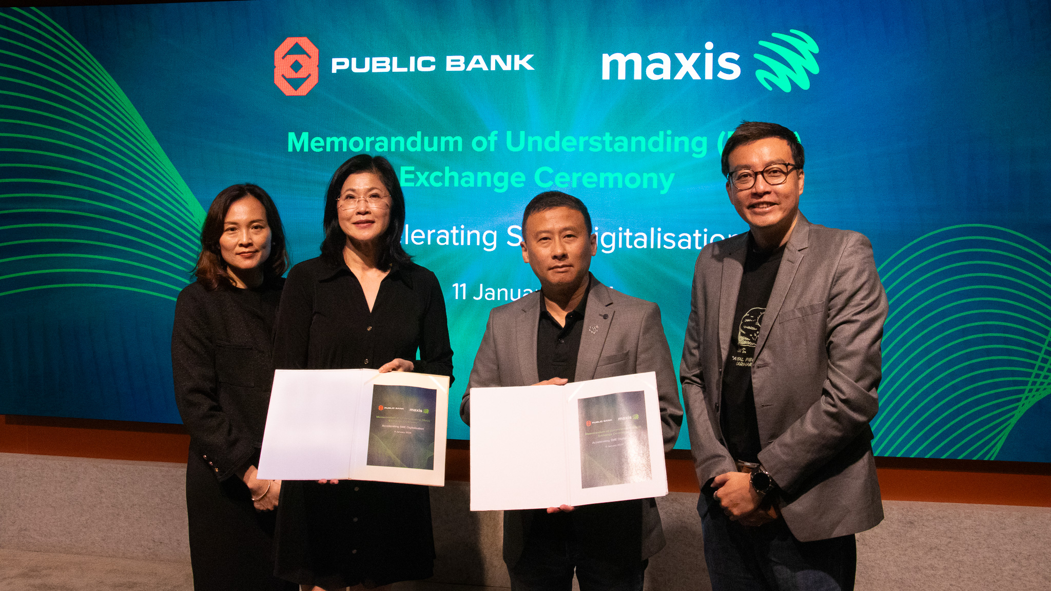 Photo Maxis and Public Bank MoU Exchange Ceremony on accelerating SME digitalisation