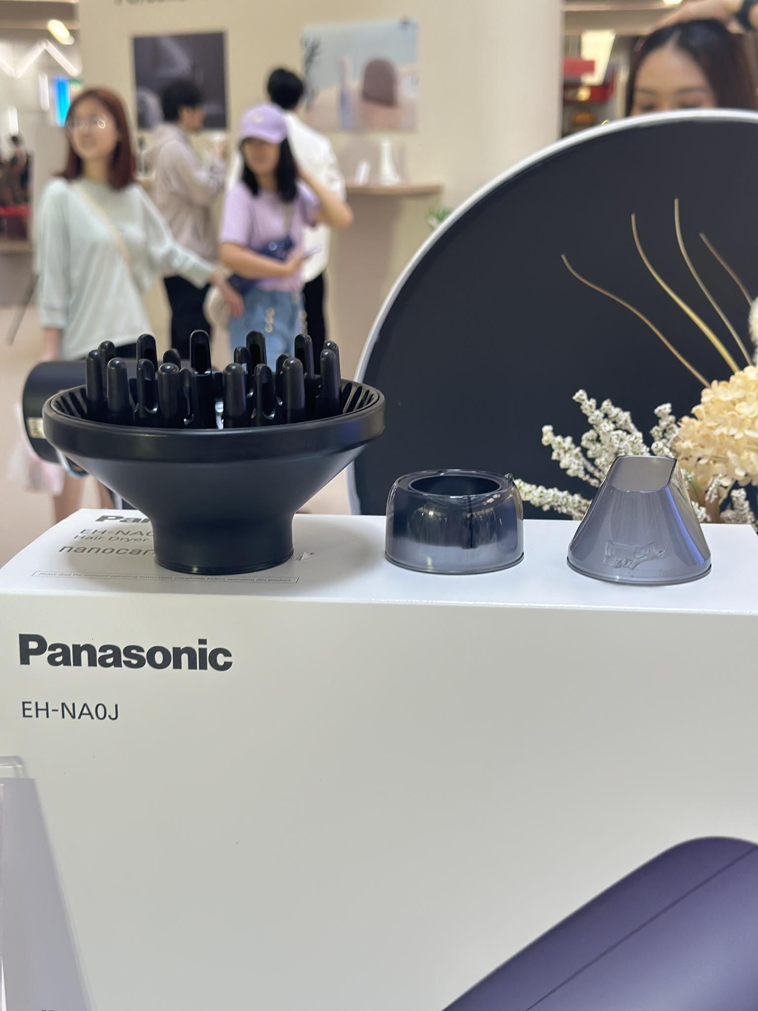 Panasonic nanocare EH-NA0J吹风筒发布：保持水分头发不毛躁！售RM1399！