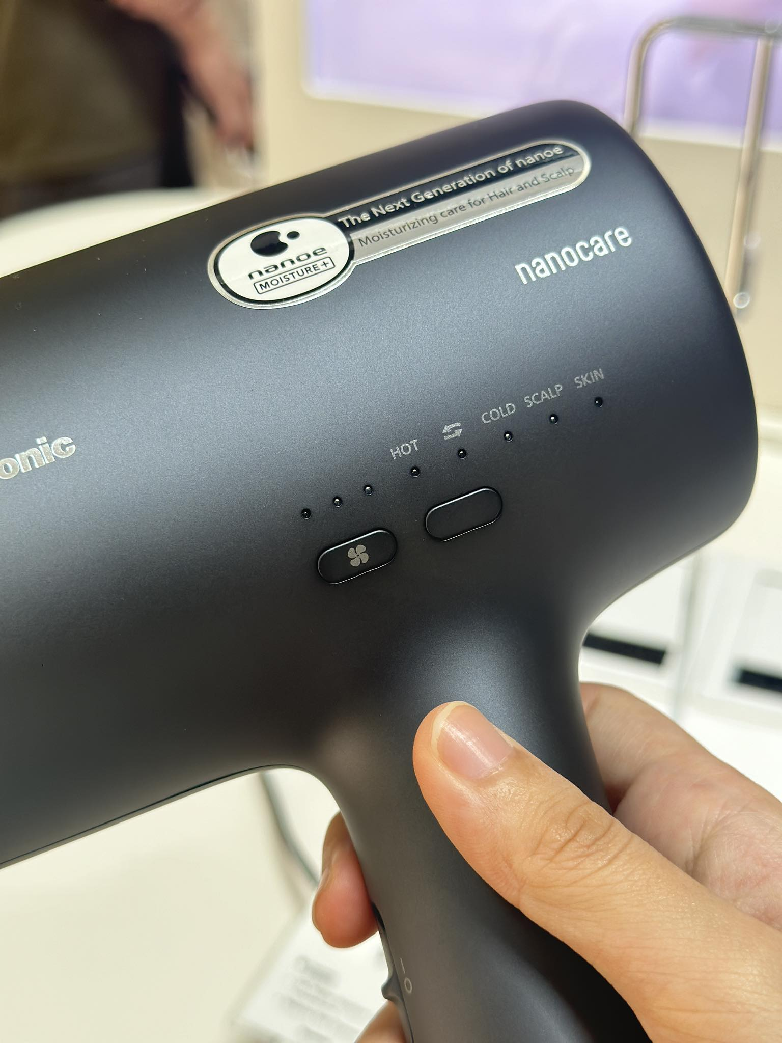 Panasonic nanocare EH-NA0J吹风筒发布：保持水分头发不毛躁！售RM1399！