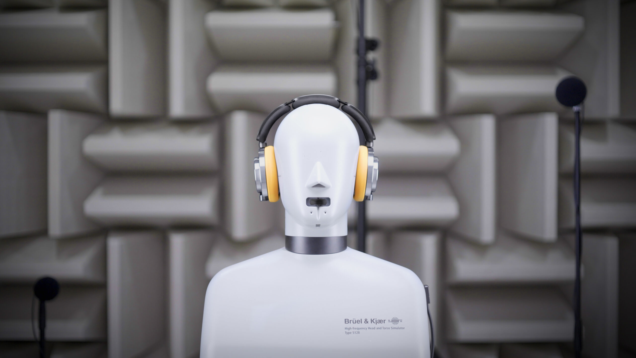 首款高保真降噪耳机!Dyson OnTrac™发布:40dB降噪、55小时续航、可定制耳罩/耳垫! 14 IMG 5 1 scaled