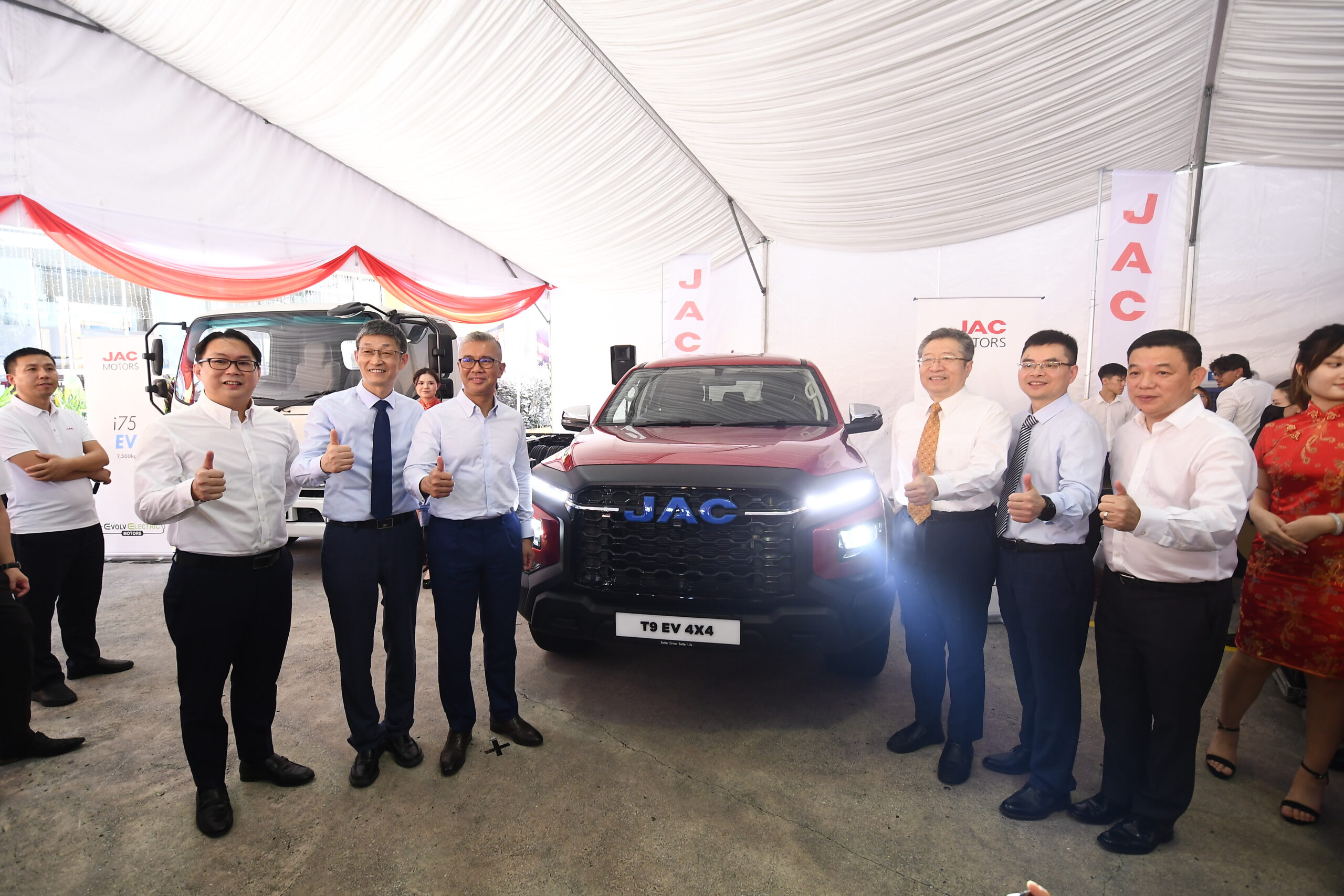JAC T9大马发布:纯电/柴油两个版本,12月31日前下单可享RM120,000以下的优惠价 4 JAC T9大马发布:纯电/柴油两个版本,12月31日前下单可享RM120,000以下的优惠价