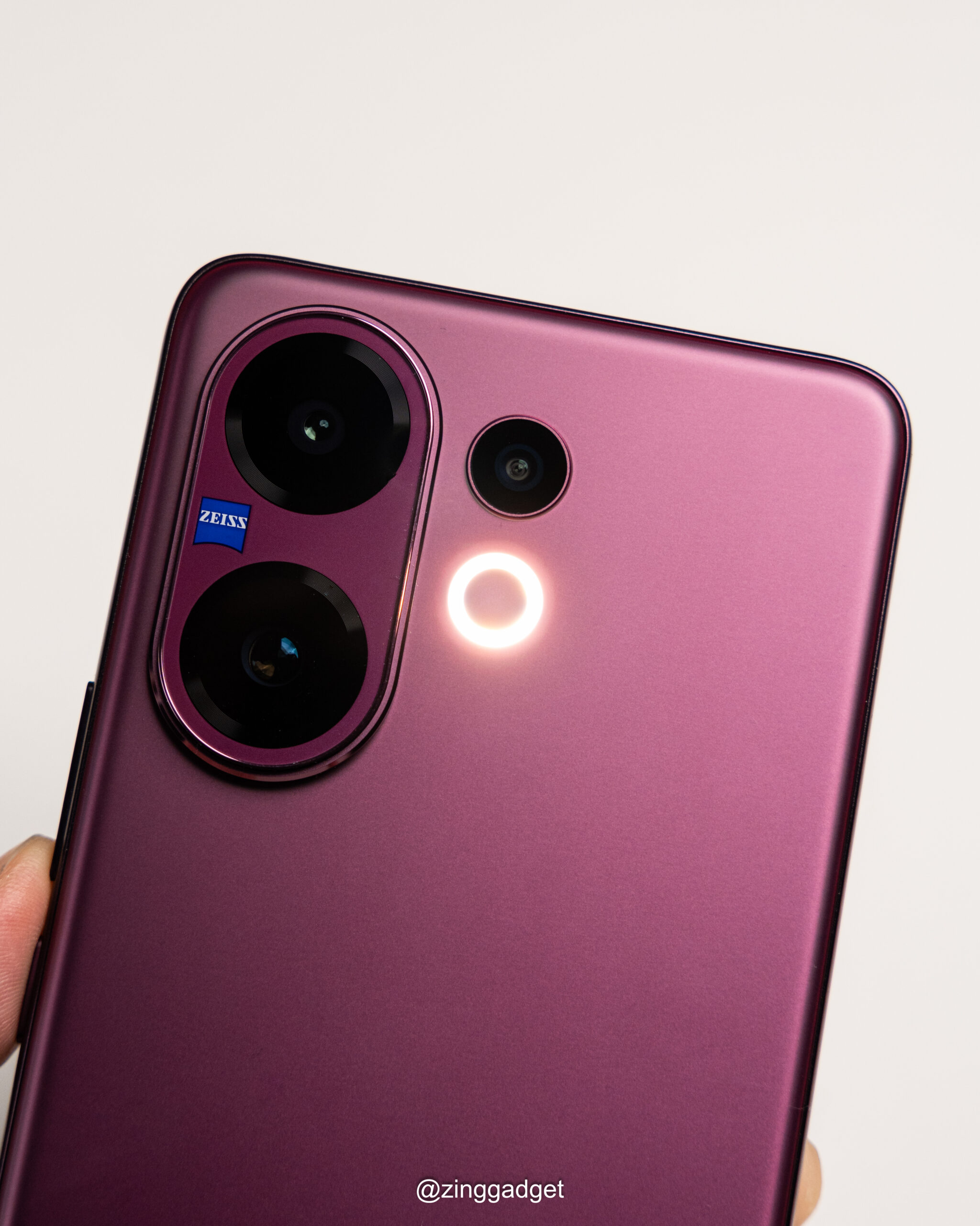 大马售价RM1899起!vivo V60发布:搭载50MP蔡司潜望长焦、6500mAh电池、骁龙7 Gen 4! 9 DSC08546 1 1 scaled