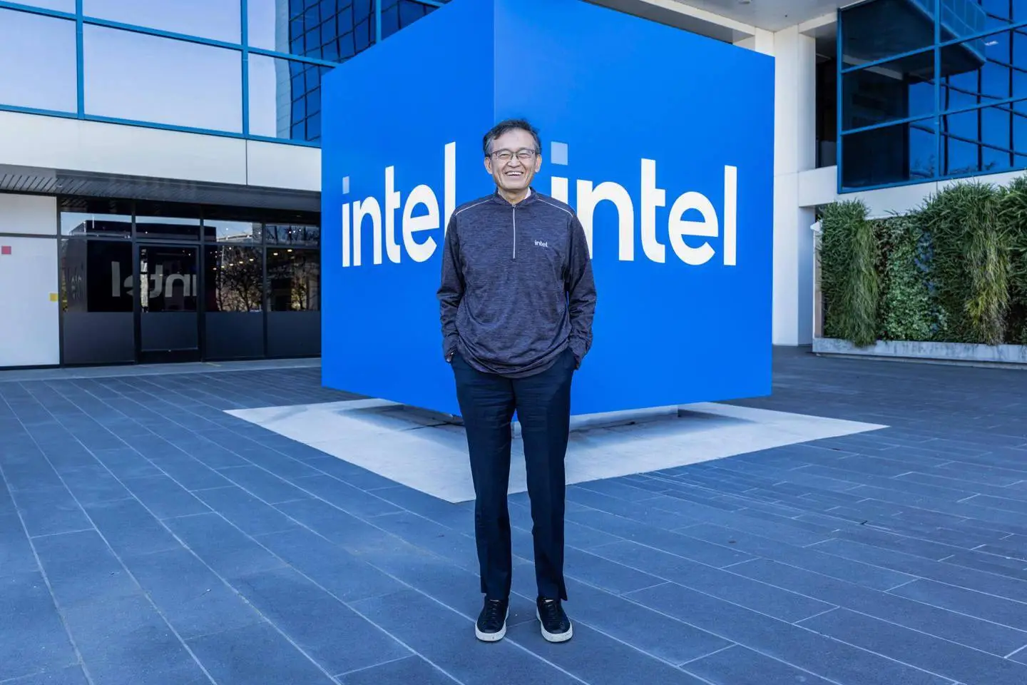 昔日对手变盟友！NVIDIA 向 Intel 豪掷 50 亿美元！将共同推出 Intel X86 with RTX 芯片！