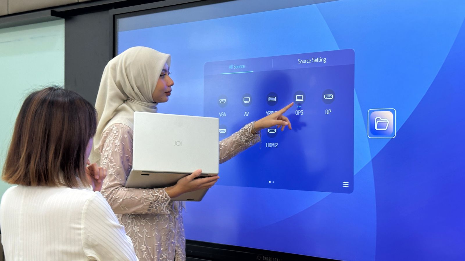 课堂版“哄娃神器”!JOI® Smartboard 智能电子屏:彩色触控屏+AI助教更能抓住学生注意力、老师上课不无聊! 5 9oxL5 va