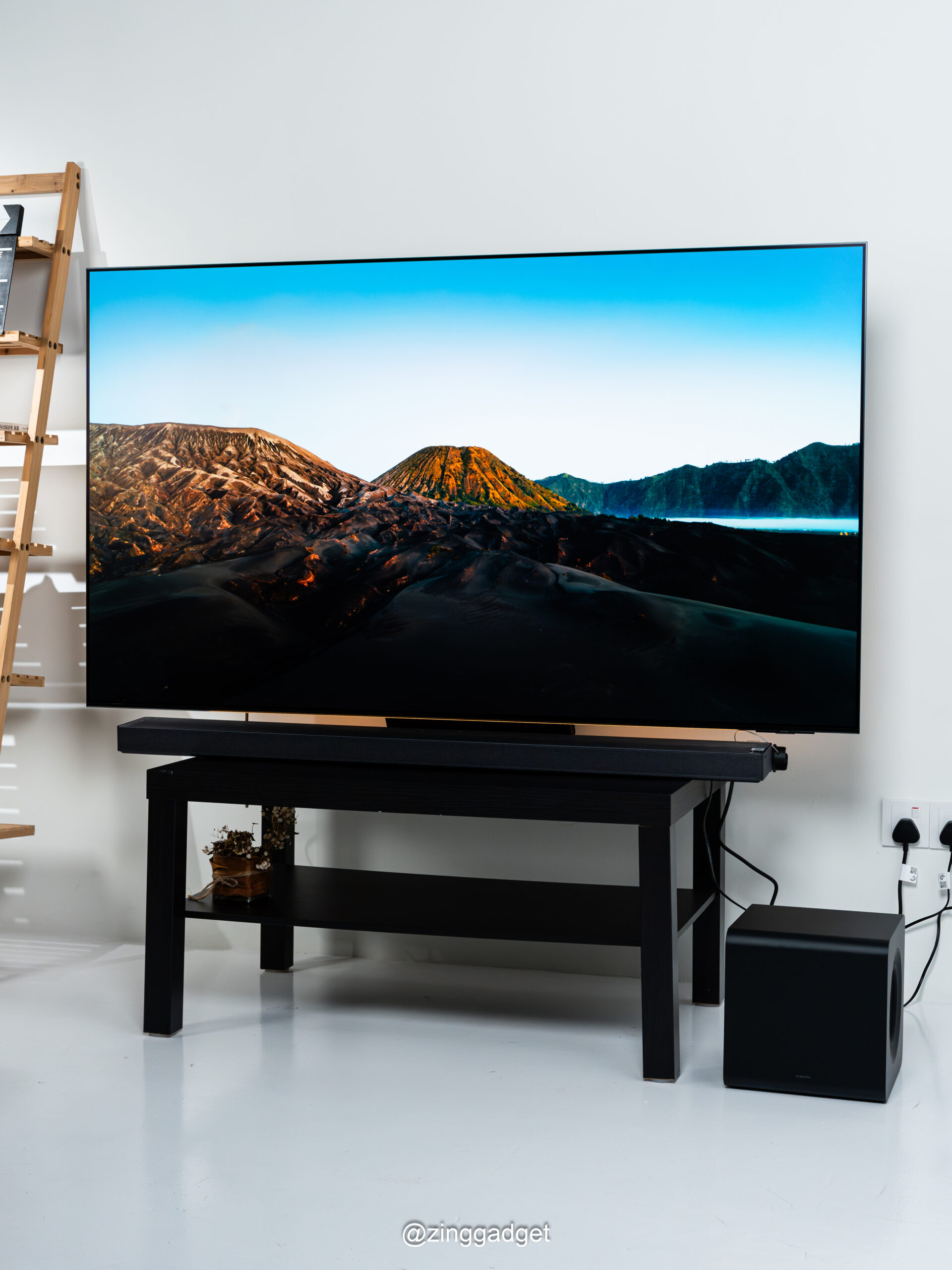 Samsung OLED S95F、HW-QS700F体验:豪华影音体验全家桶,AI帮你调最好的音画质! 2 Samsung OLED S95F、HW-QS700F体验:豪华影音体验全家桶,AI帮你调最好的音画质!