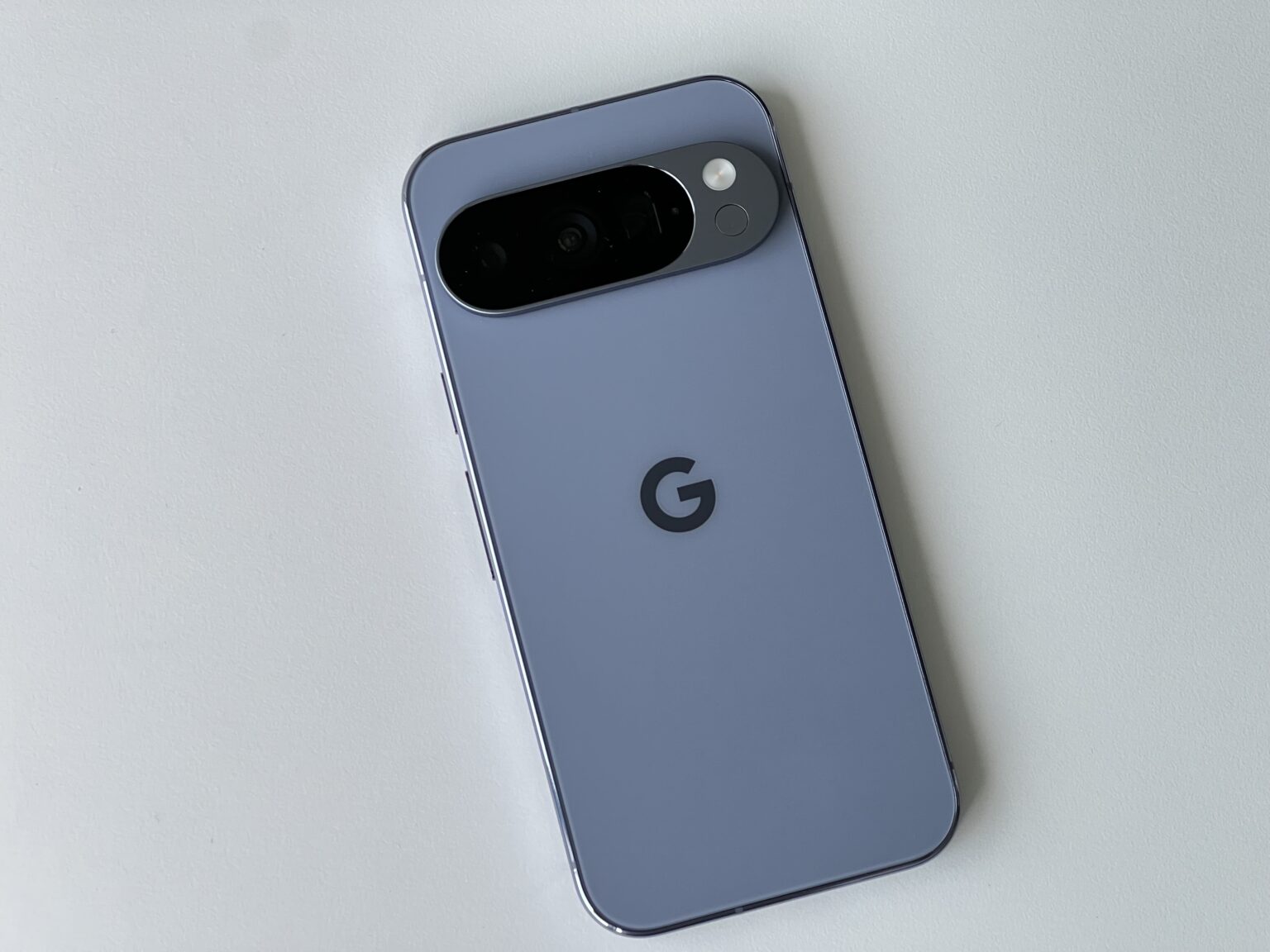 Google Pixel 10 Pro评测:Google AI生态的绝佳范本,体验流畅、新芯片仍力有未逮 - Zing Gadget