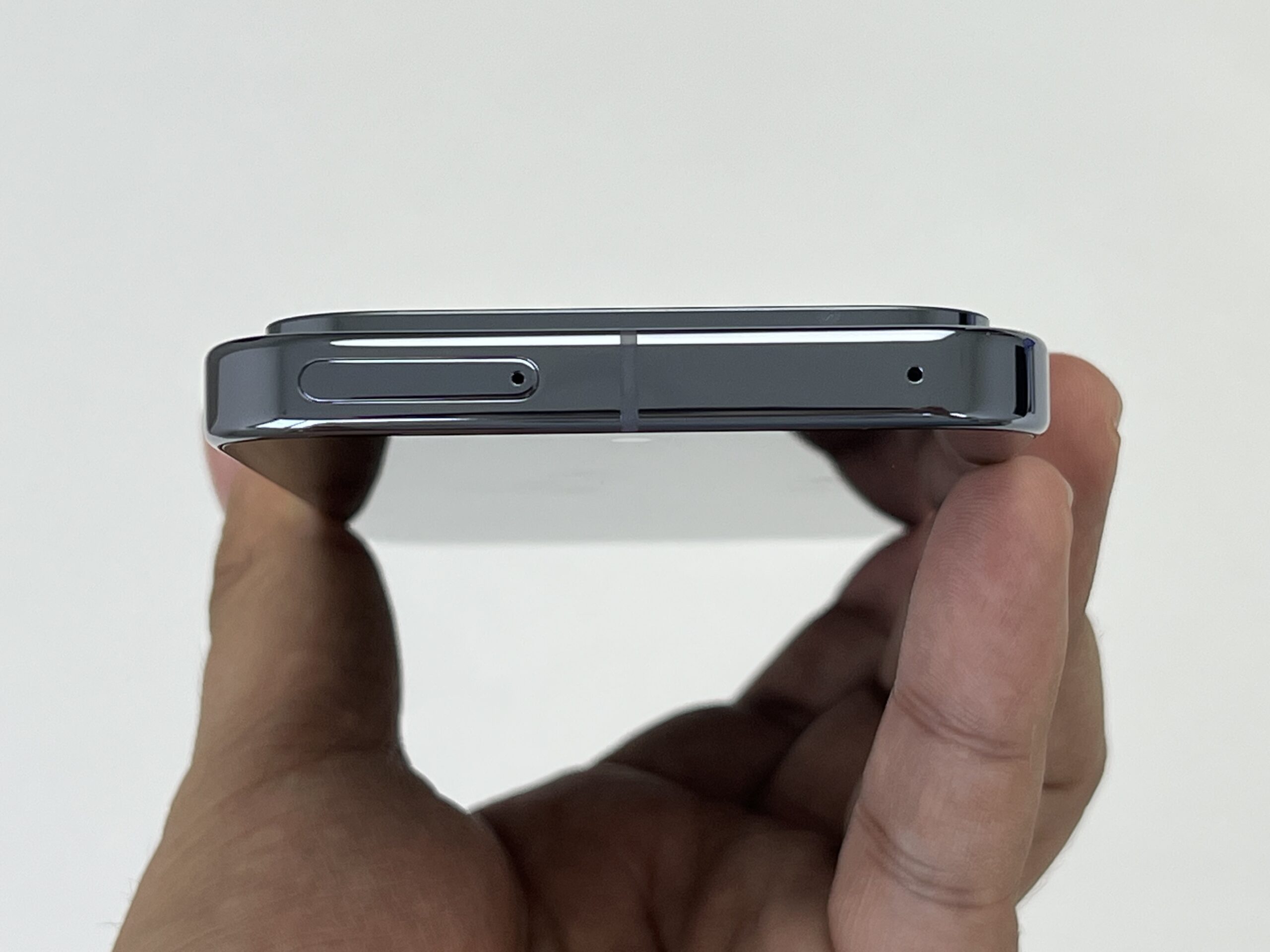 Google Pixel 10 Pro评测:Google AI生态的绝佳范本,体验流畅、新芯片仍力有未逮 3 Google Pixel 10 Pro评测:Google AI生态的绝佳范本,体验流畅、新芯片仍力有未逮