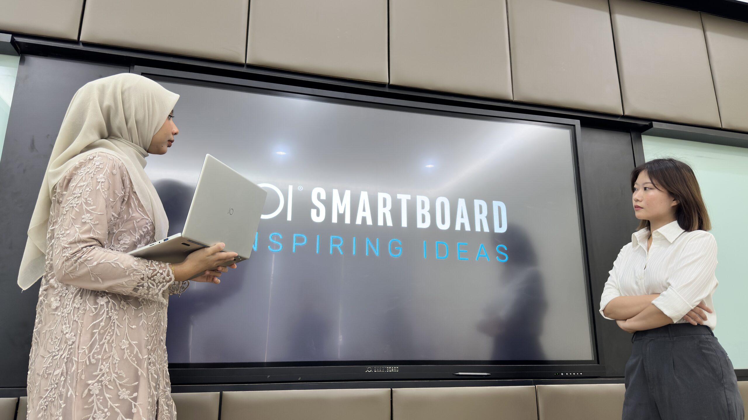 课堂版“哄娃神器”!JOI® Smartboard 智能电子屏:彩色触控屏+AI助教更能抓住学生注意力、老师上课不无聊! 15 Photo 28 08 2025 9 36 21 AM scaled