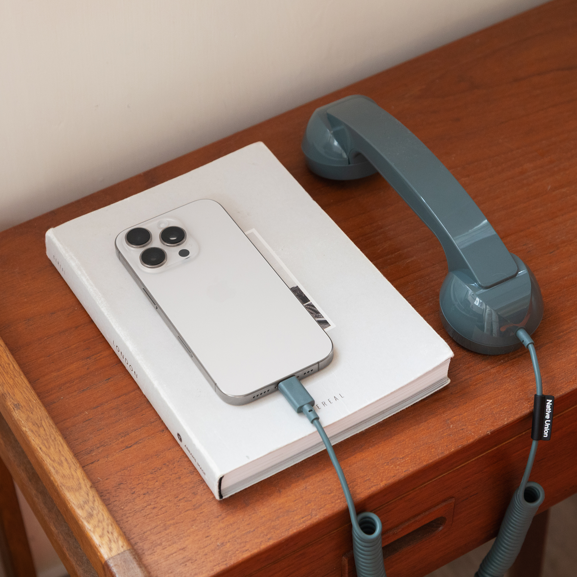 超怀旧!ante 发布 Native Union POP Phone 手柄电话,还有酷炫 ARC iPhone 17 防护壳! 11 PopPhone 16 1