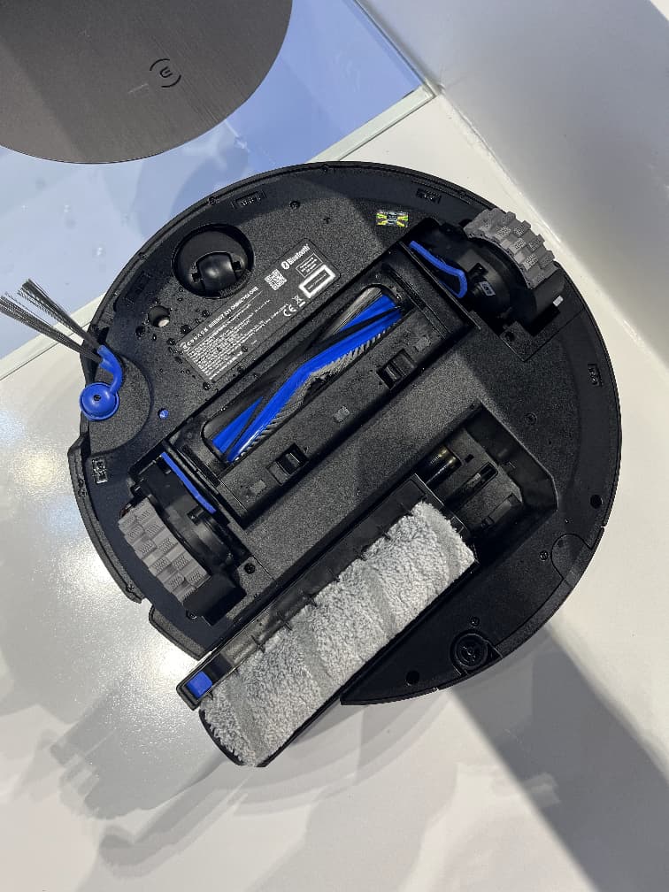 ECOVACS 发布 DEEBOT X11 OmniCyclone 扫地机器人:内置AI管家定制清洁方案、洗拖布会自动充电6%等,大马售价RM5099! 4 WhatsApp Image 2025 09 22 at 21.39.02