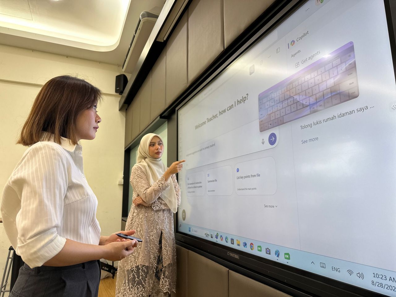 课堂版“哄娃神器”!JOI® Smartboard 智能电子屏:彩色触控屏+AI助教更能抓住学生注意力、老师上课不无聊! 2 aXl75rk7
