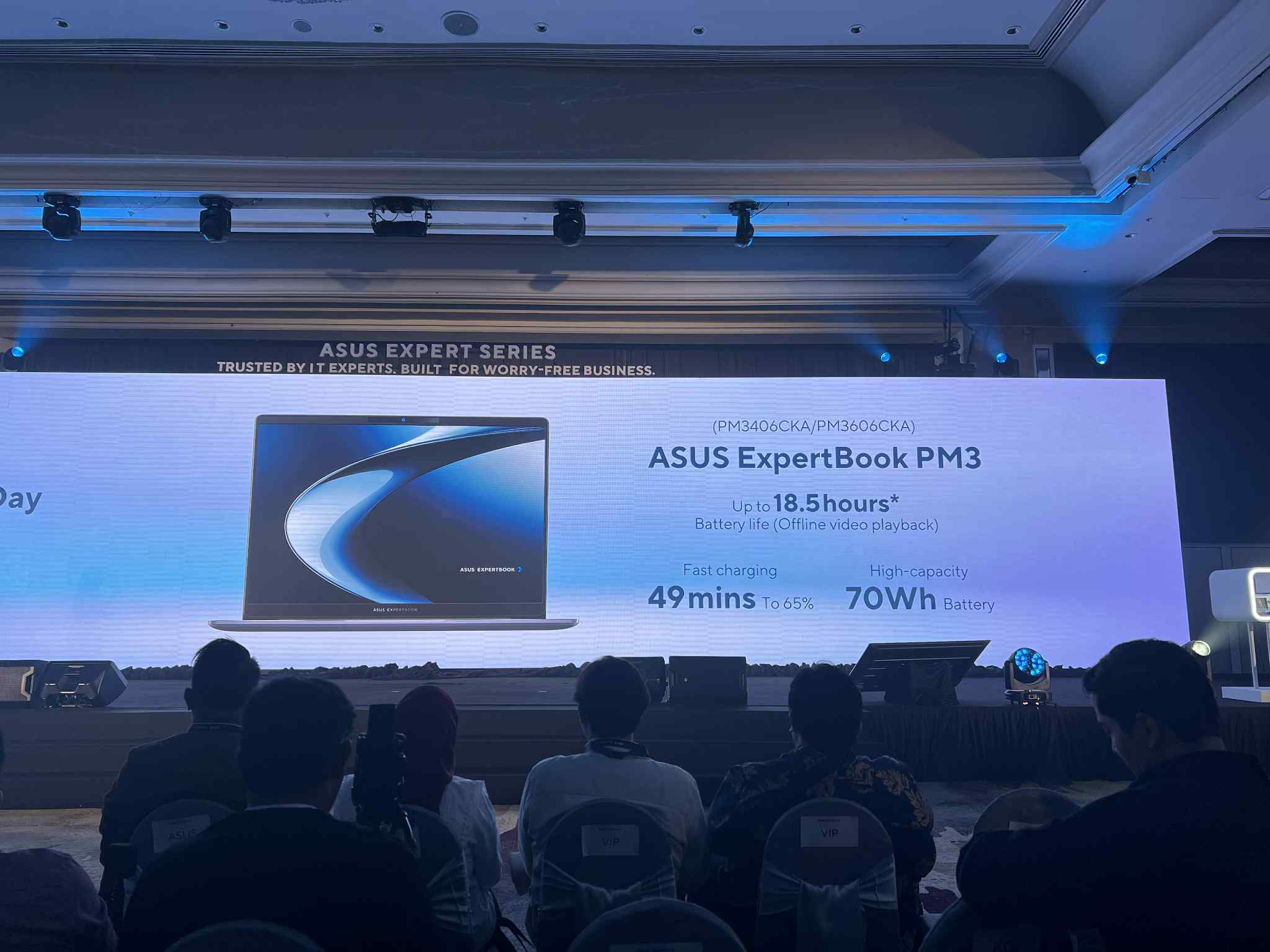 ASUS Expert系列电脑发布:企业级安全防护、ASUS自家AI解决方案,办公、IT、安全管理兼具,RM3599起! 2 ASUS Expert系列电脑发布:企业级安全防护、ASUS自家AI解决方案,办公、IT、安全管理兼具,RM3599起!
