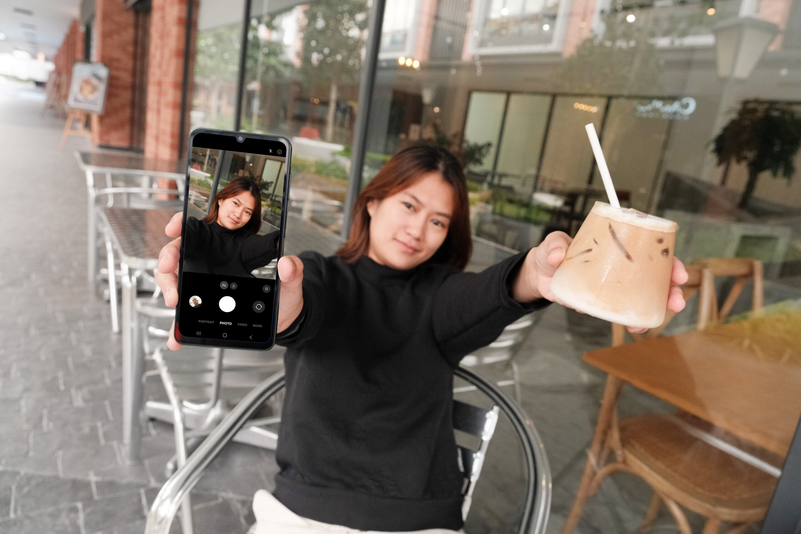 奶茶和手机一起自由!Samsung Galaxy A07保证6年系统更新,现在签配套就能免费入手! 2 免费的手机能用几年?Samsung Galaxy A07保证6年系统更新,现在签配套就能免费入手!