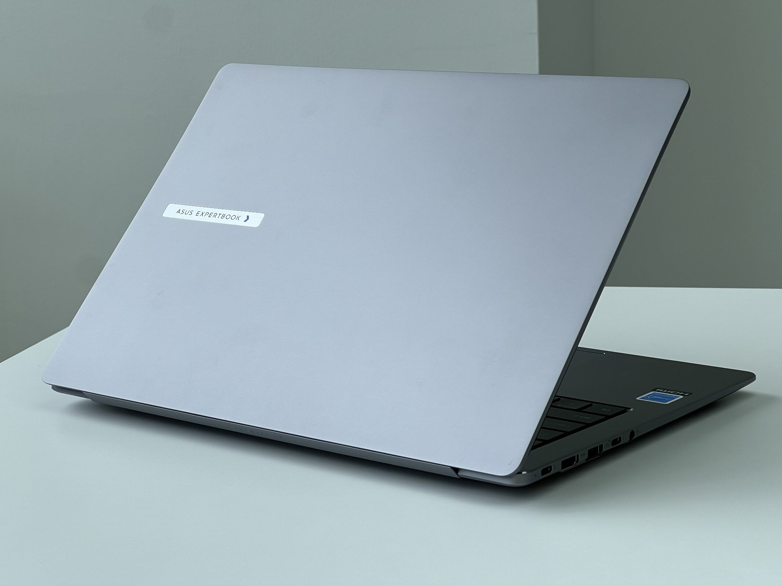 ASUS ExpertBook P5评测:比一般办公本更专业也更耐造! 12 IMG 6605 scaled