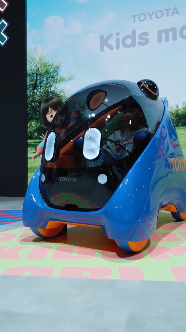 Toyota发布Kids Mobi儿童概念车!内置防撞结构、AI实时陪伴聊天玩游戏、家长可用手机操控自动跟随等! 4 Screenshot 2025 11 12 165010 1