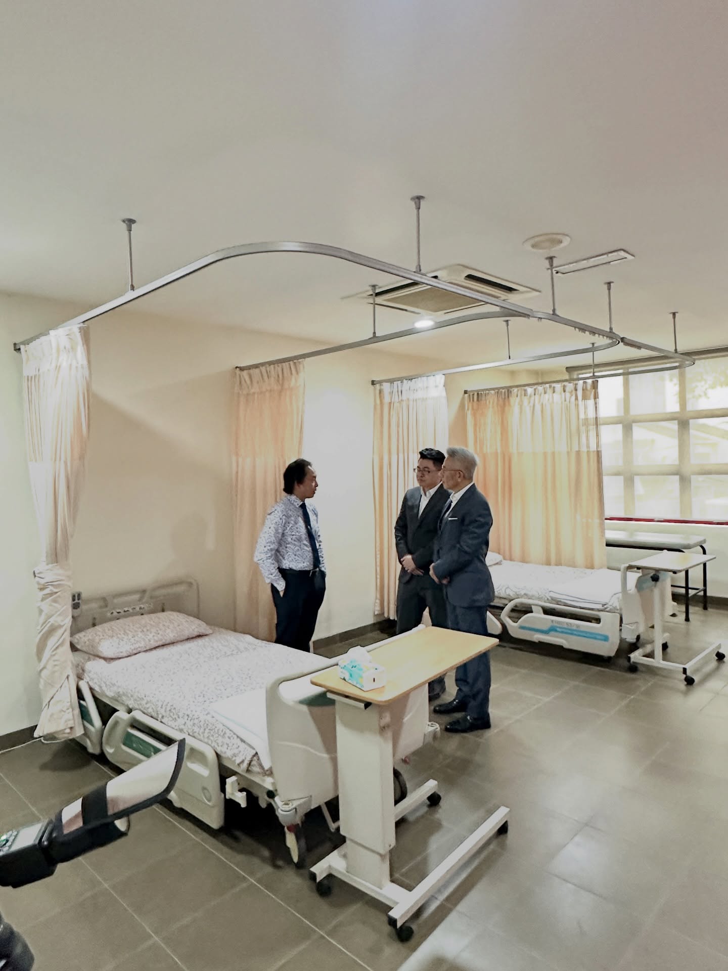 科技有温度！Yes 携手HONOR 捐赠4 万令吉设备和5G 服务，助力安宁疗护医护团队！