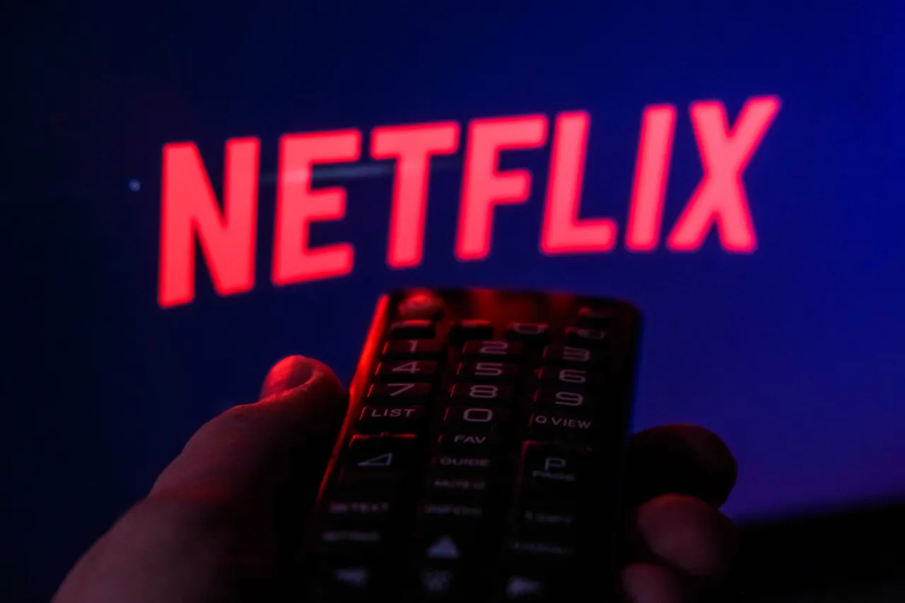 说没就没!Netflix 悄悄砍掉手机投屏功能!官方称 “提升体验”,用户气炸:哪里比较好了? 2 gear netflix GettyImages 1238248906