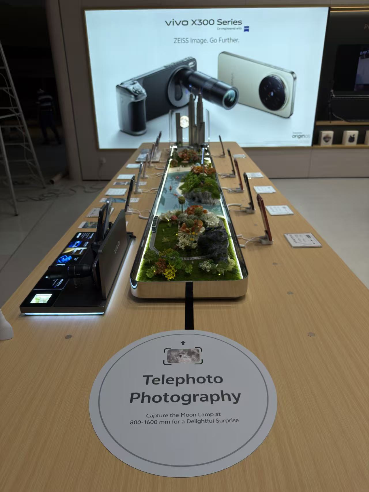 东南亚首家 vivo 人文影像馆与旗舰专卖店亮相 IOI City Mall!2月7日开幕,超多优惠/礼物等你拿! 6 vivo Concept Store 1