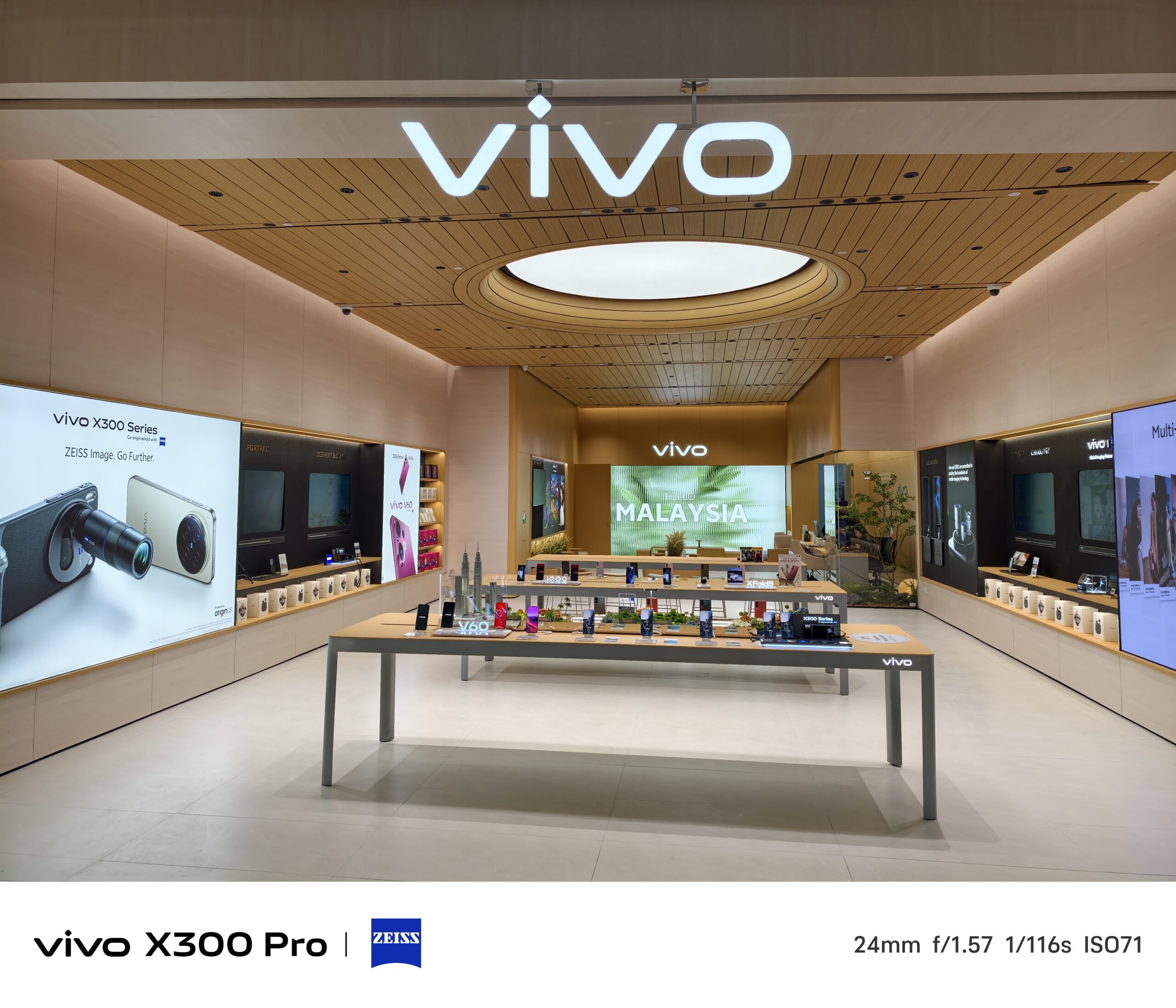 东南亚首家 vivo 人文影像馆与旗舰专卖店亮相 IOI City Mall!2月7日开幕,超多优惠/礼物等你拿! 2 vivo Concept Store 2 scaled