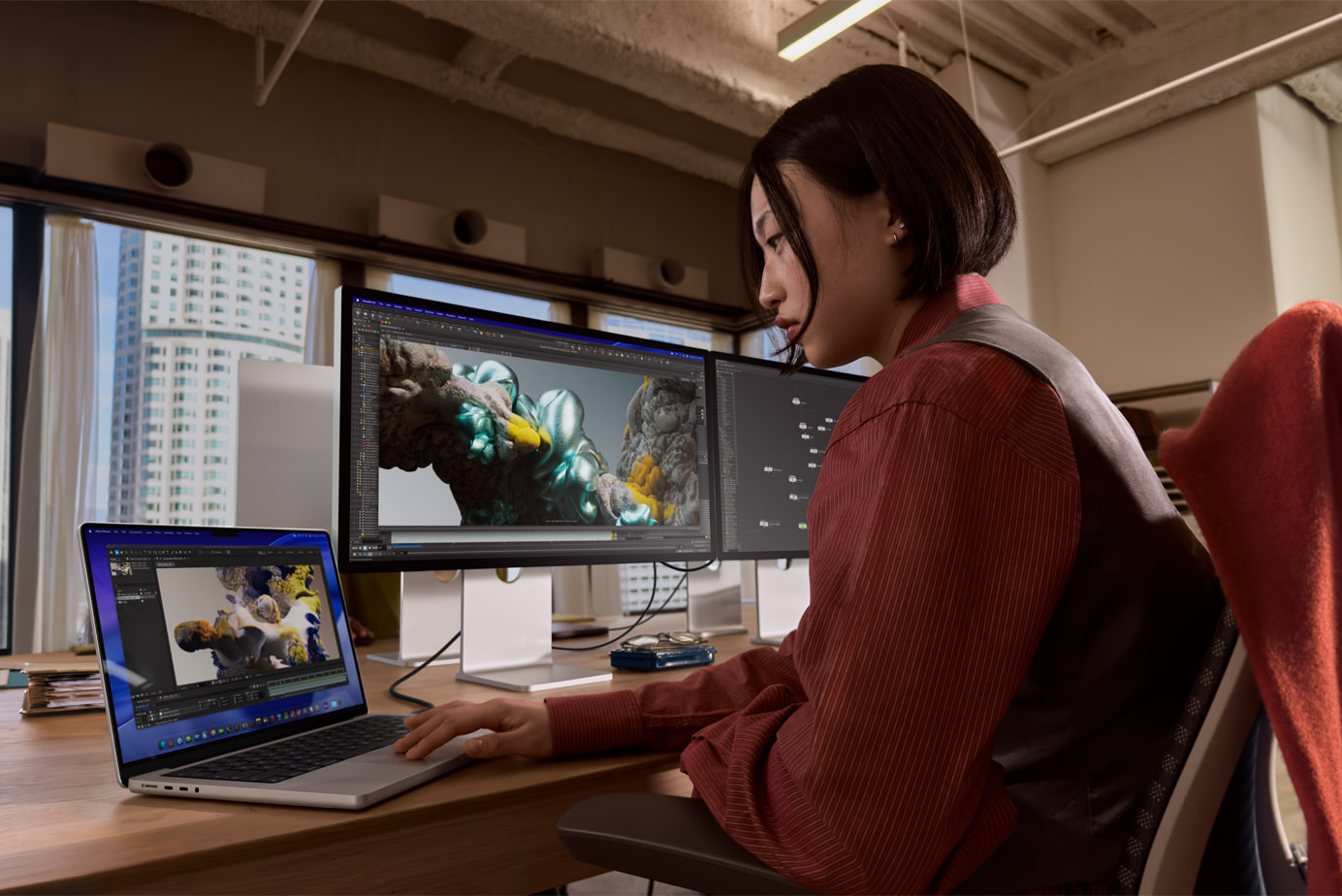 Apple 发布全新 M5 Pro / M5 Max MacBook Pro:AI 性能提升 4 倍、1TB 起跳,售价 RM8,999 起! 12 Apple MacBook Pro M5 Pro and M5 Max lifestyle 02