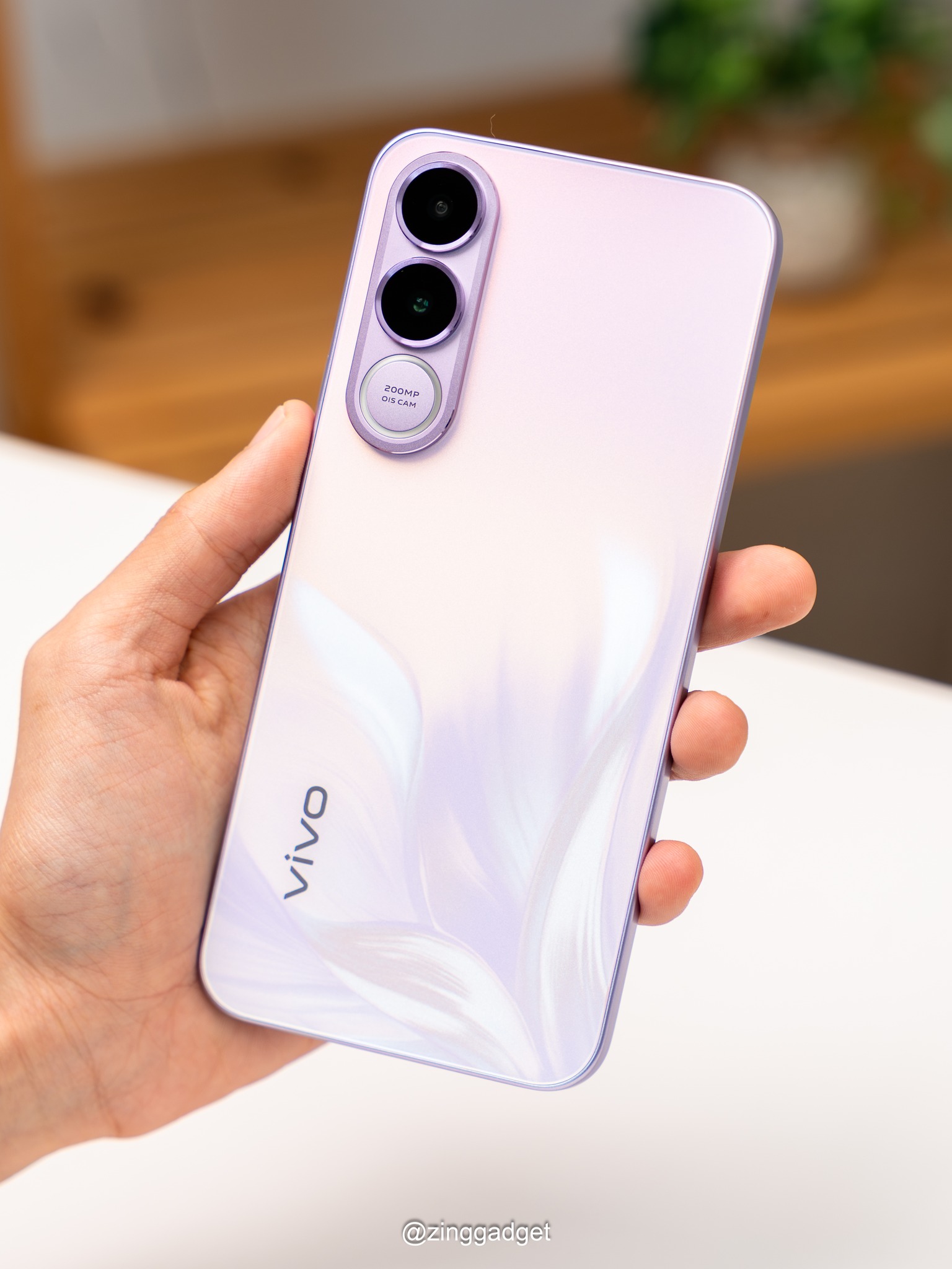 一路 “紫” 到细节!vivo V70 FE 200MP 超清主摄,放大再裁切依然清晰,轻松拍出 Muse Purple! 💜📸 13 660489705 1360379752790318 7578102702642240101 n