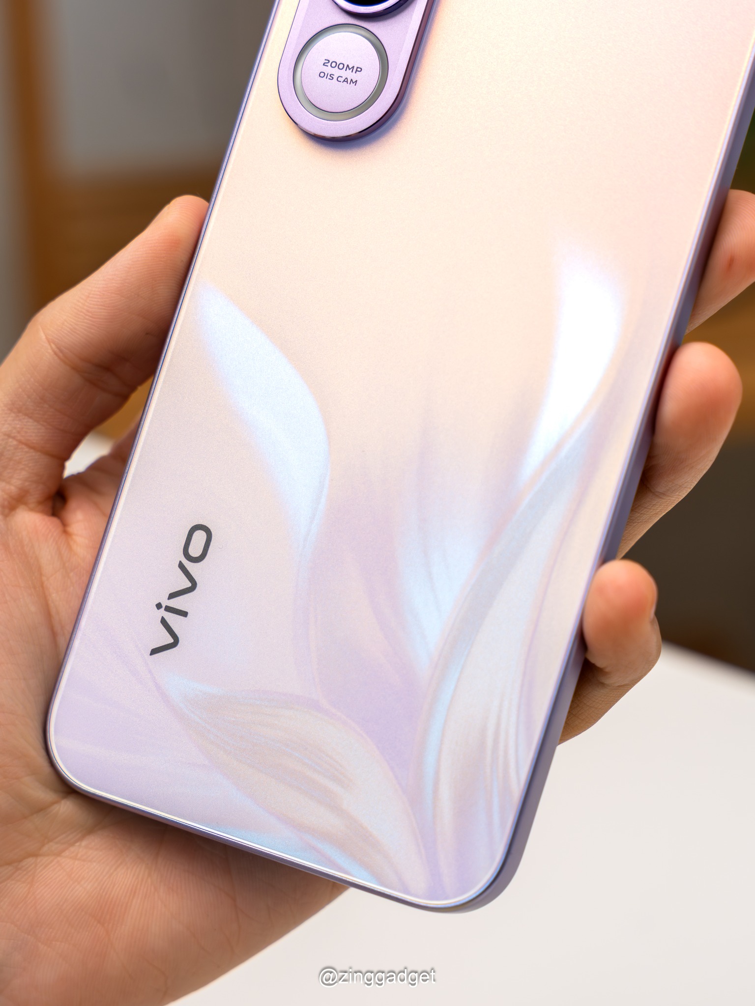 一路 “紫” 到细节!vivo V70 FE 200MP 超清主摄,放大再裁切依然清晰,轻松拍出 Muse Purple! 💜📸 14 661614300 1360379779456982 5536261972914486637 n 1