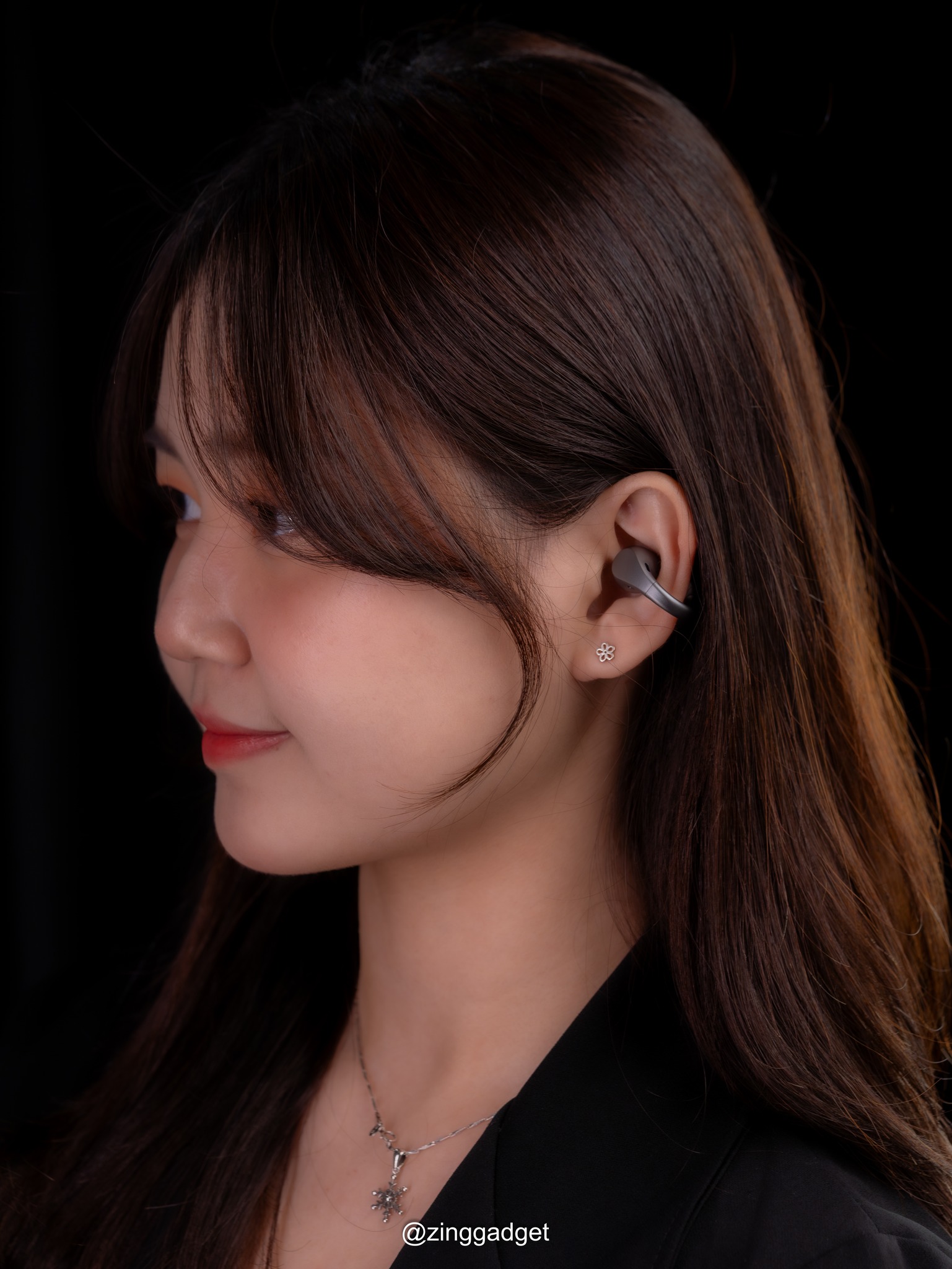 戴起来真的很轻松!OPPO Enco Clip2 评测:轻巧舒服、续航一整天都 OK,但开放式体验仍有取舍! 6 689475115 1391036629724630 4088392980340355713 n