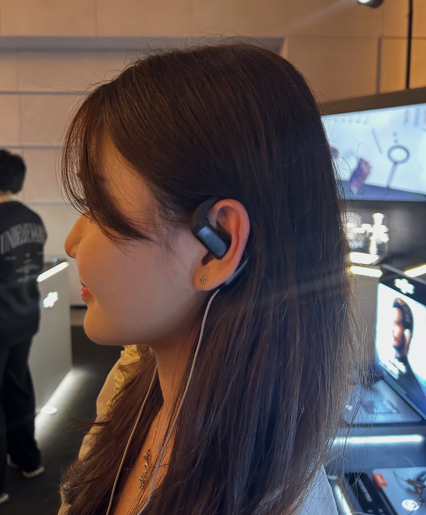 不塞耳也能降噪!Shokz OpenFit Pro 发布:支持降噪、头部追踪、最长 50 小时续航,大马售价 RM1,199! 6 695307909 18592567321010402 8651167761846089168 n