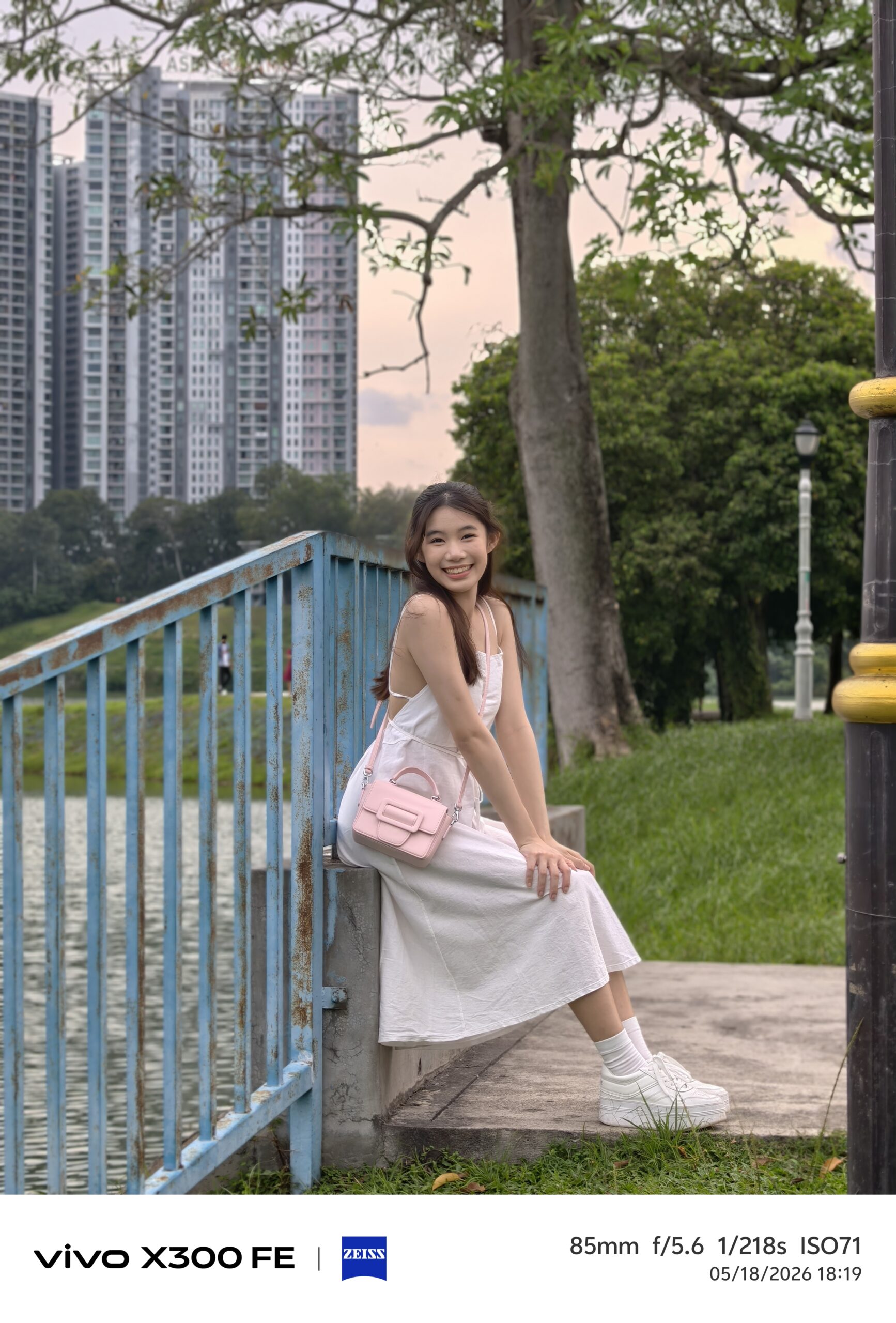 vivo X300 FE评测:小屏轻旗舰,就连“大炮”也很轻!虽是FE但落差不会太明显 16 IMG 20260521 120452 scaled