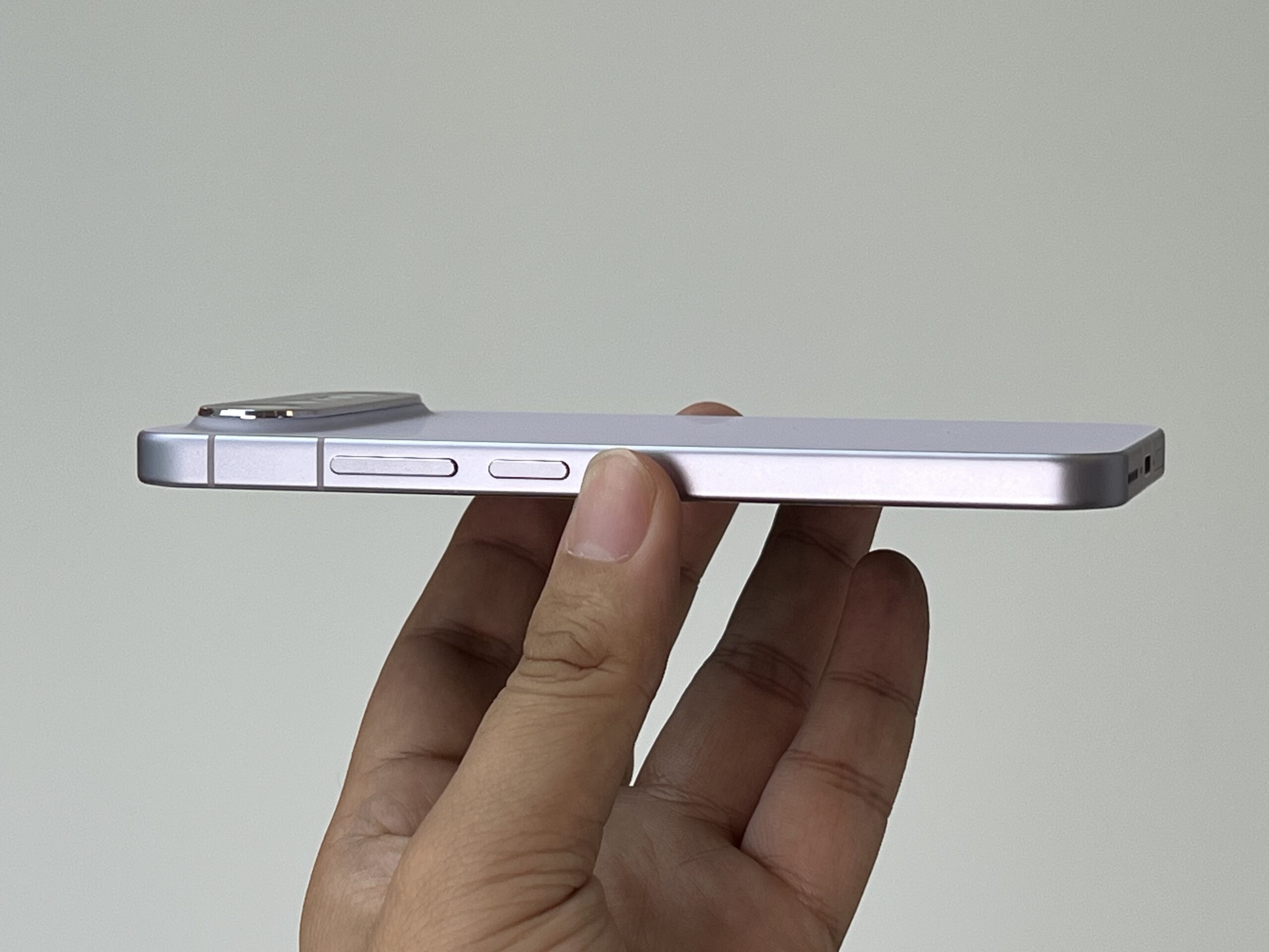 vivo X300 FE评测:小屏轻旗舰,就连“大炮”也很轻!虽是FE但落差不会太明显 3 vivo X300 FE评测:小屏轻旗舰,就连“大炮”也很轻!虽是FE但落差不会太明显
