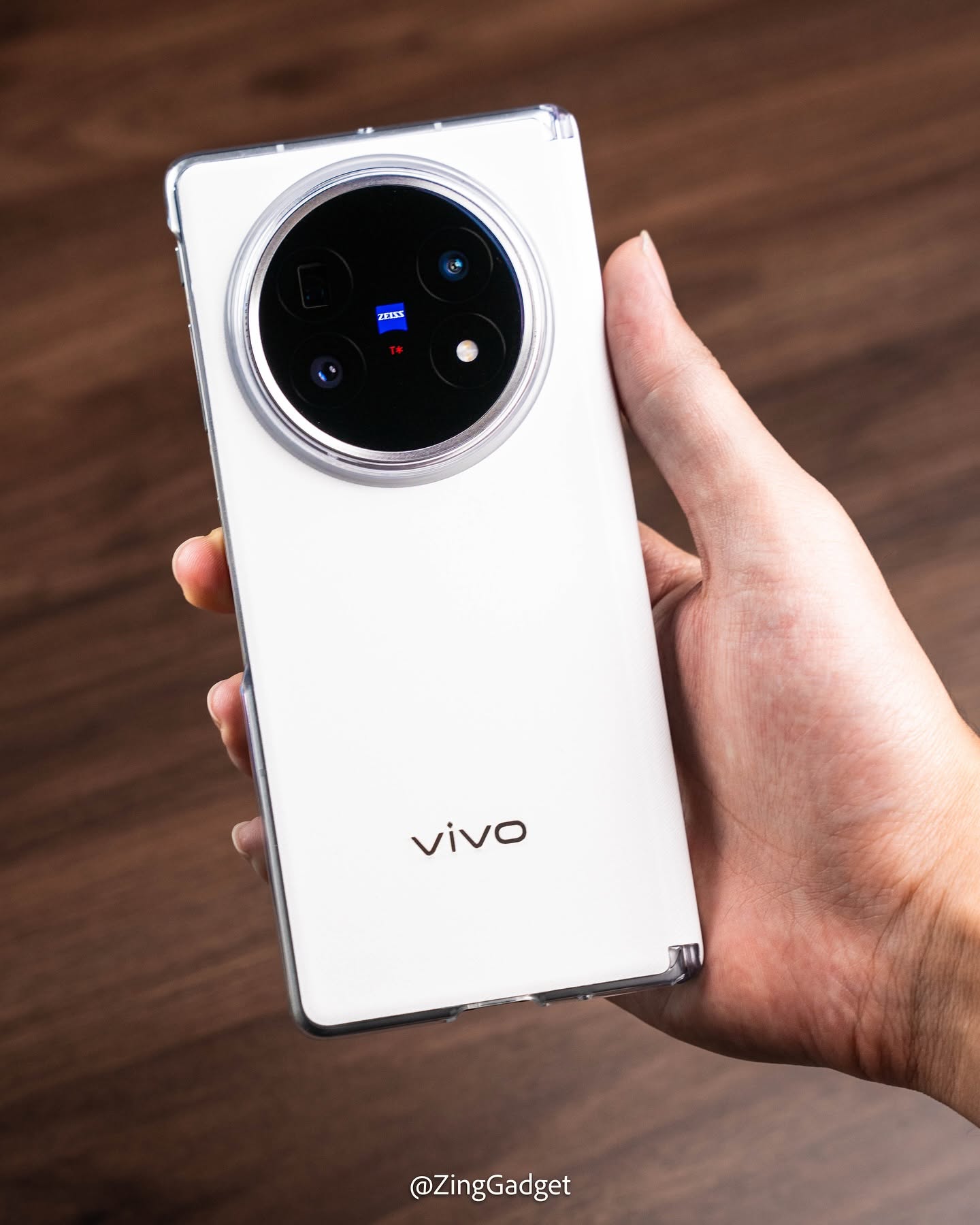 vivo X Fold6 确定6月10日发布!首发全新OriginOS 6 Fold系统:专注折叠大屏+AI生产力! 3 524443790 18523953241010402 6706290638455727384 n