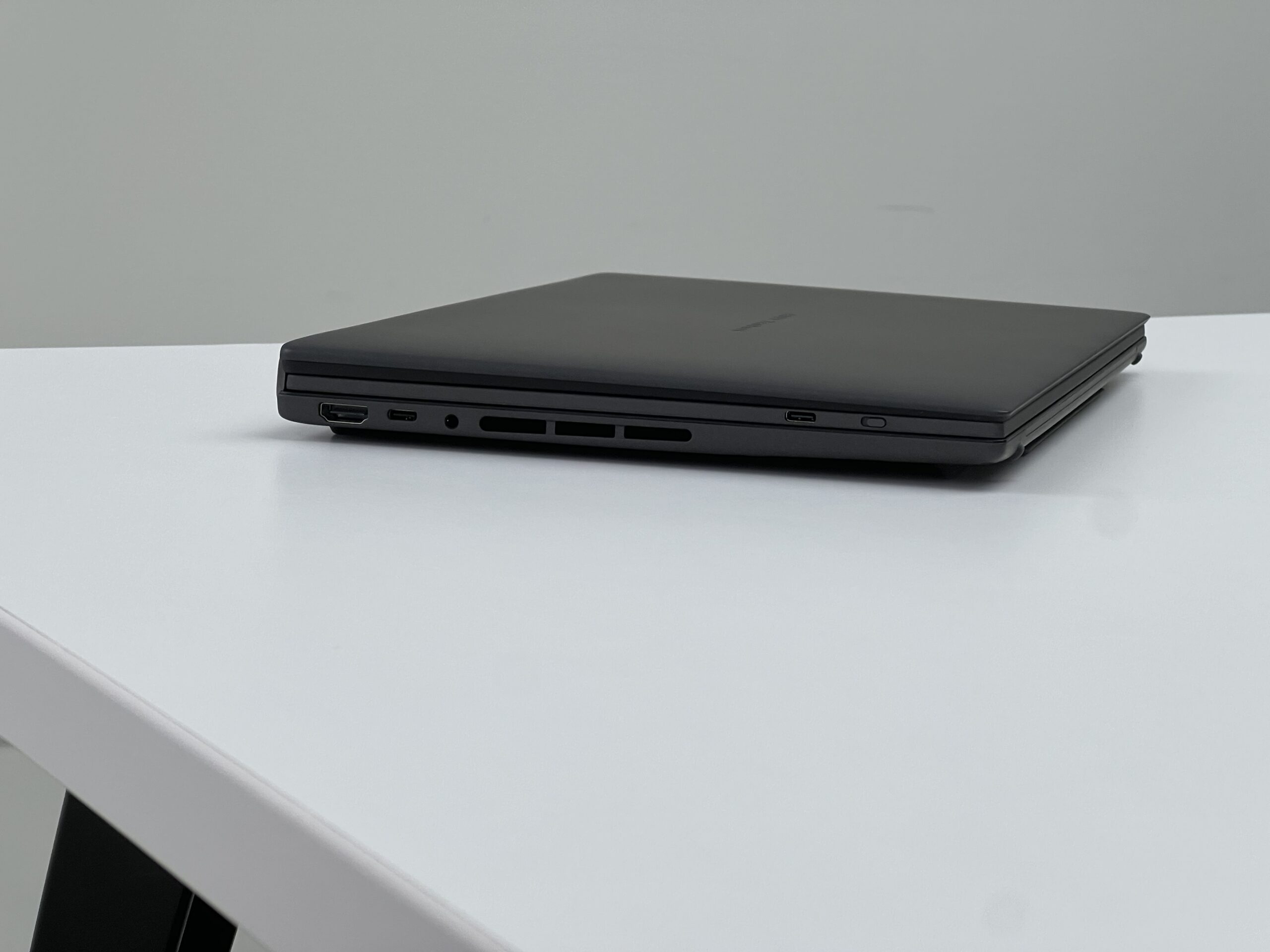 2026款ASUS ZenBook Duo评测:屏幕更大、续航更长、散热更好,体验成熟许多的双屏神器! 8 IMG 3117 1 scaled