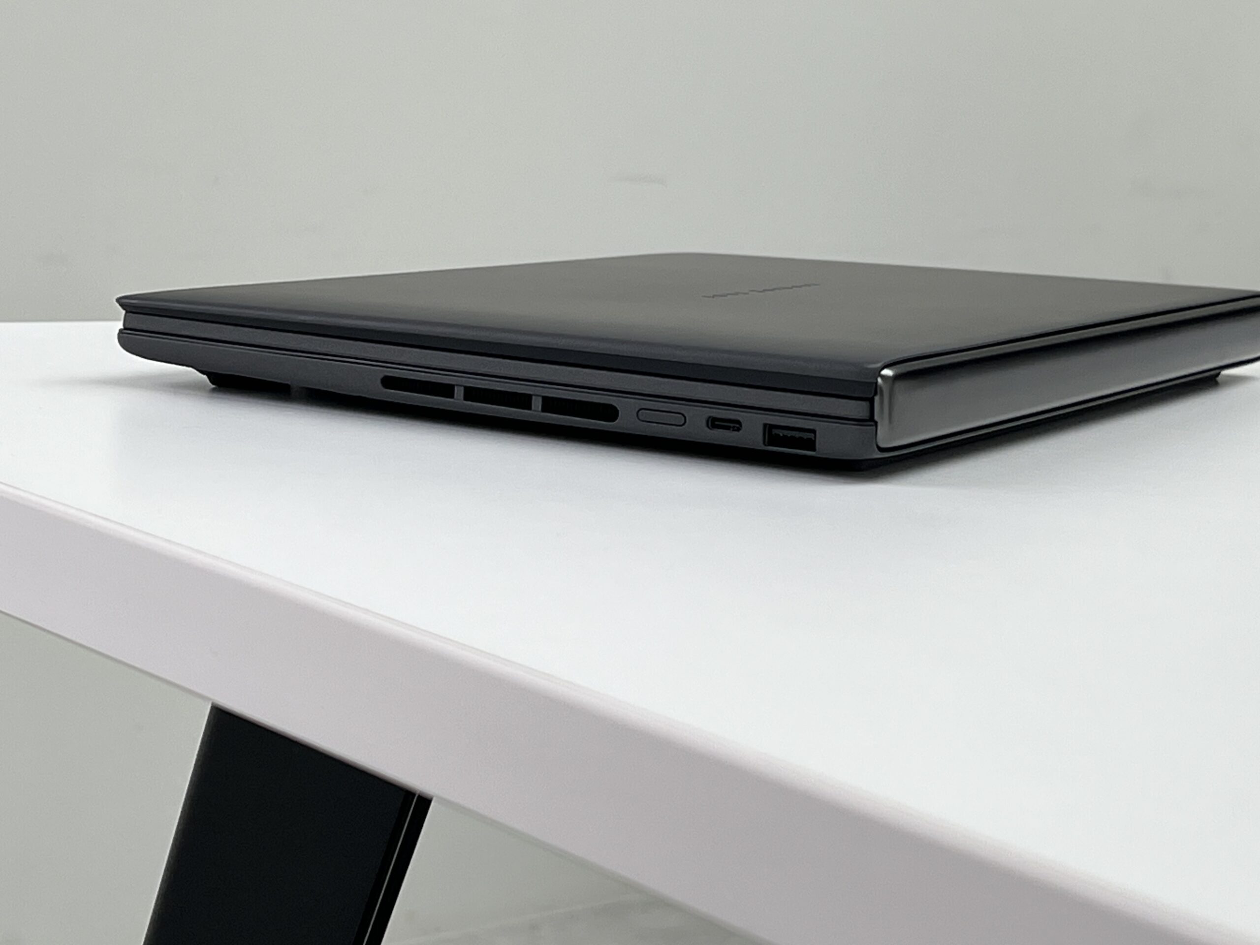 2026款ASUS ZenBook Duo评测:屏幕更大、续航更长、散热更好,体验成熟许多的双屏神器! 7 IMG 3120 scaled