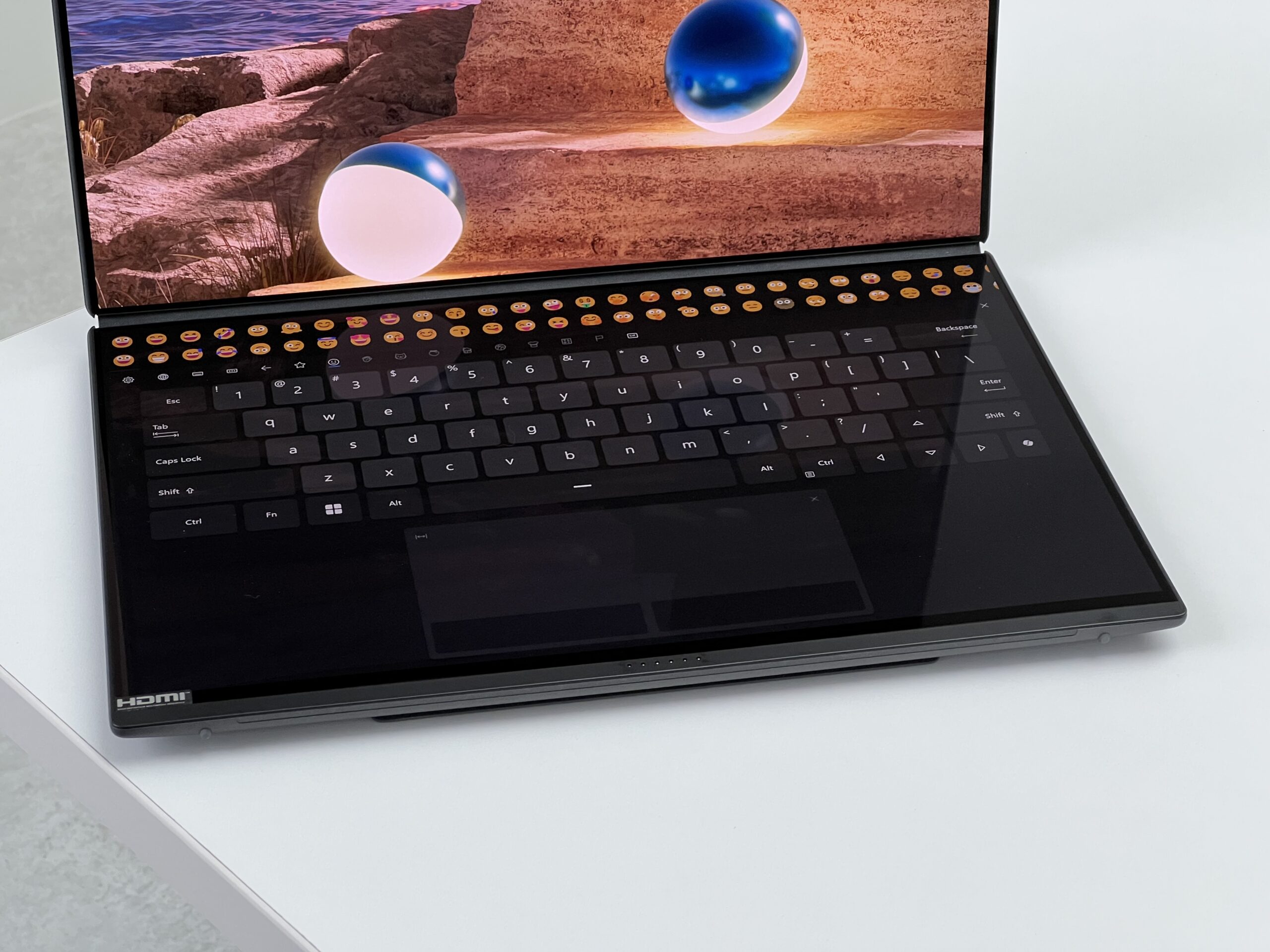 2026款ASUS ZenBook Duo评测:屏幕更大、续航更长、散热更好,体验成熟许多的双屏神器! 15 IMG 3165 scaled