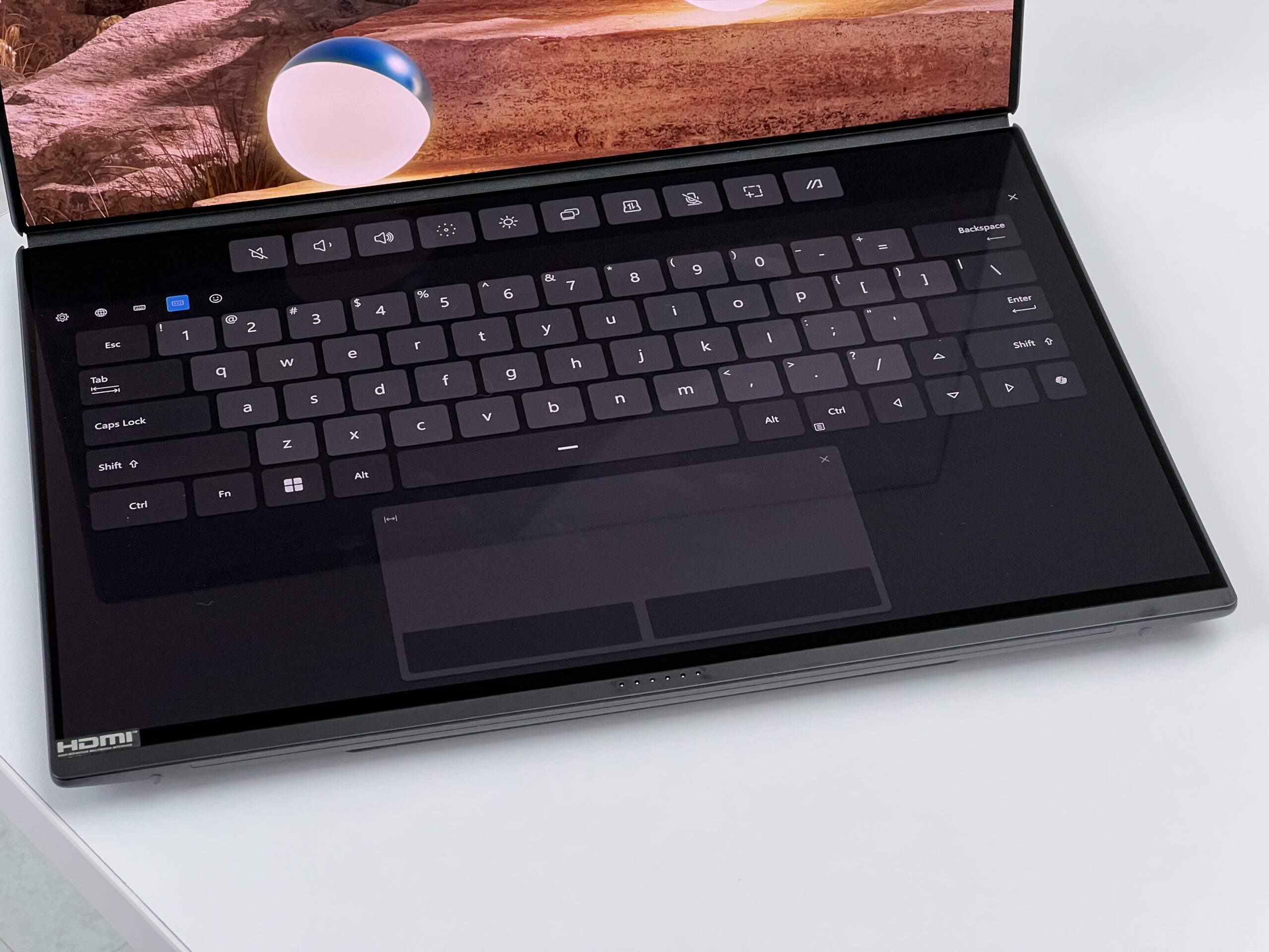 2026款ASUS ZenBook Duo评测:屏幕更大、续航更长、散热更好,体验成熟许多的双屏神器! 16 IMG 3168 1 scaled