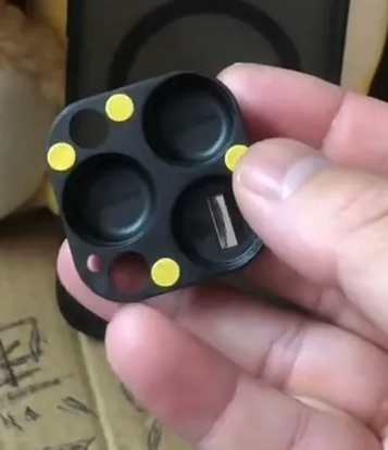 镜头不对着你也能偷拍!“折射手机壳”上架中国电商引发偷拍等隐私隐患 3 镜头不对着你也能偷拍!“折射手机壳”上架中国电商引发偷拍等隐私隐患