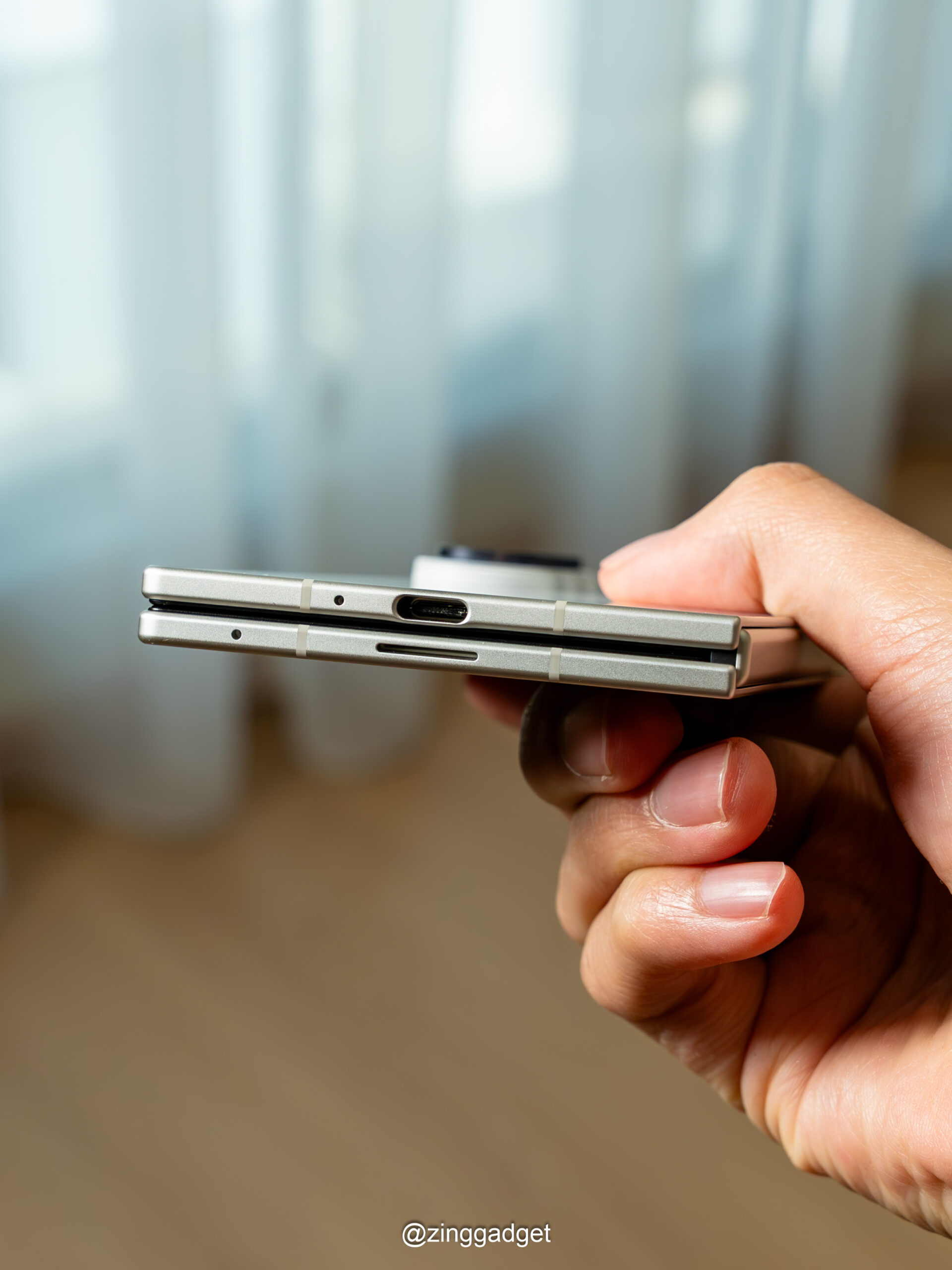 Samsung Galaxy Z Fold8评测:这次的屏幕比例很合理,或许是折叠屏的理想形态! 5 DSC06668 scaled