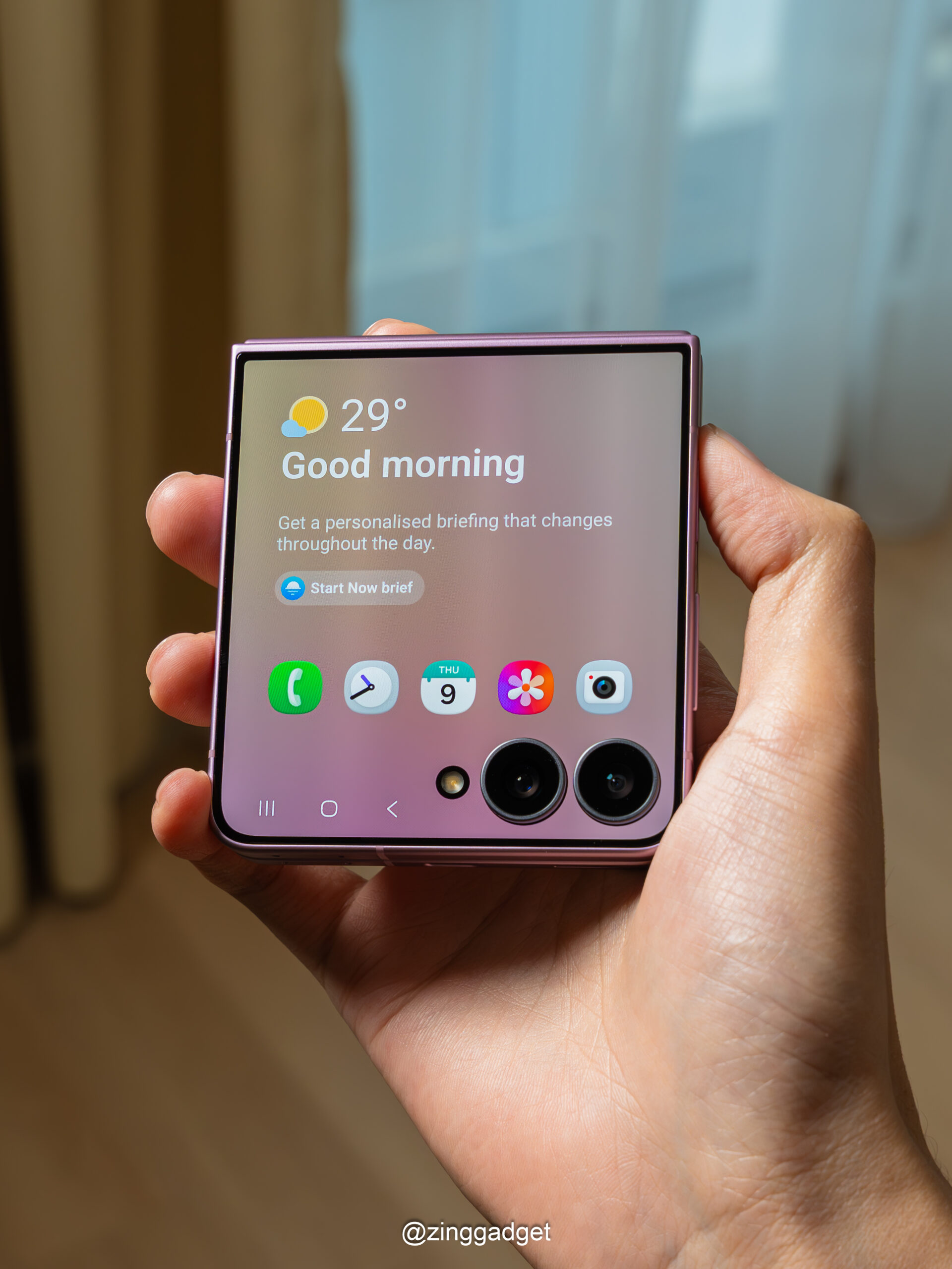 Samsung Galaxy Z Flip8 虽然没有大改变... 但外屏体验、相机有My FanCam+超级防抖玩法再升级! 5 DSC06714 scaled