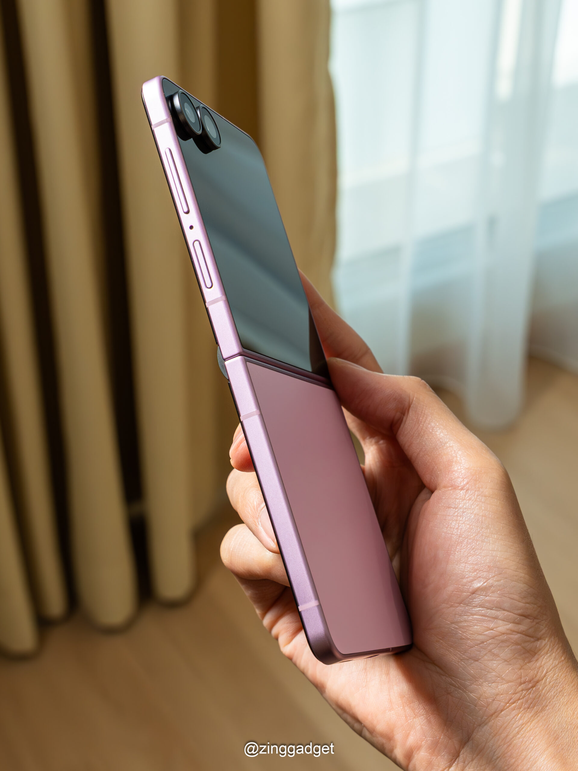 Samsung Galaxy Z Flip8 虽然没有大改变... 但外屏体验、相机有My FanCam+超级防抖玩法再升级! 3 DSC06734 scaled
