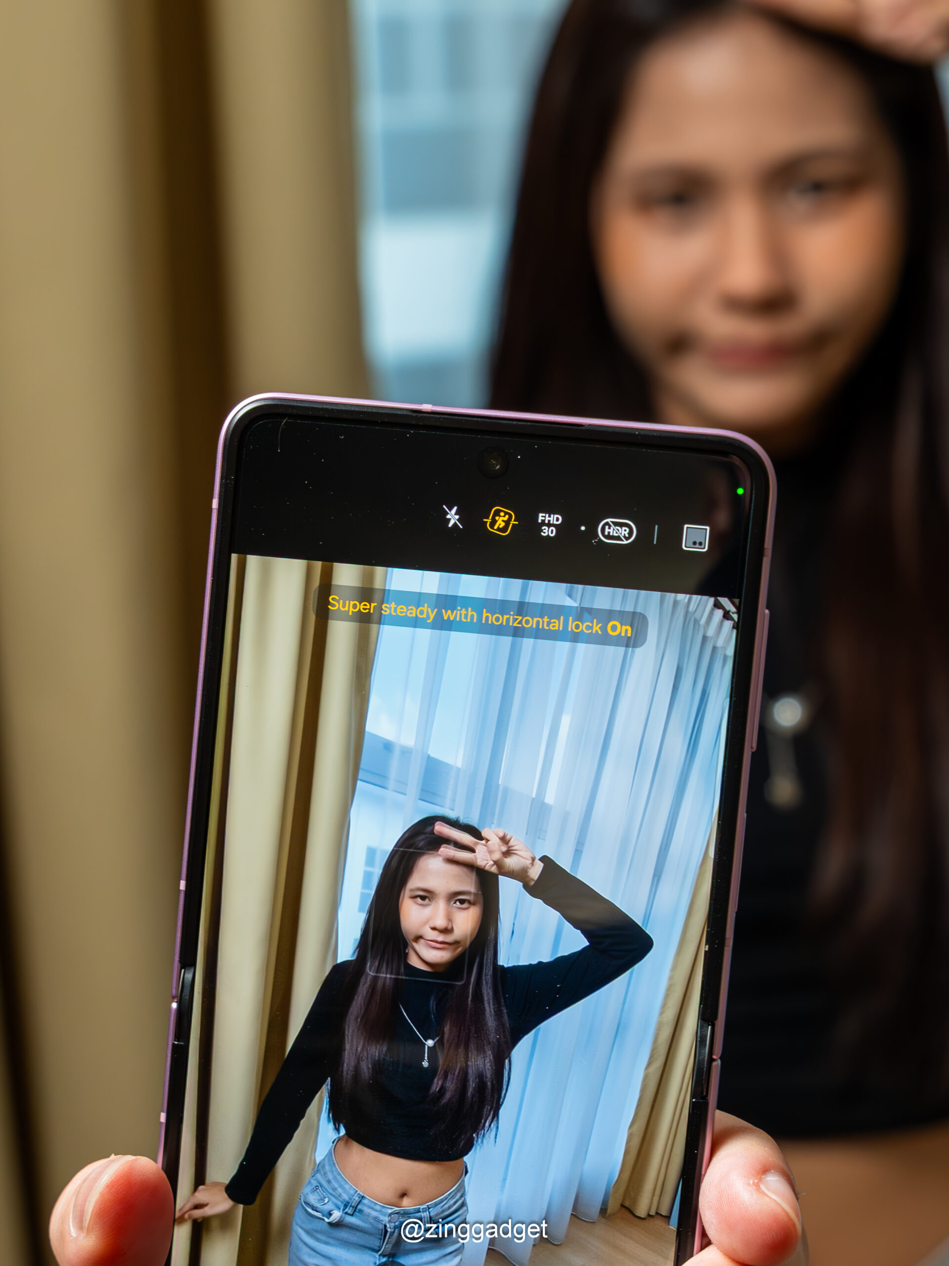 Samsung Galaxy Z Flip8 虽然没有大改变... 但外屏体验、相机有My FanCam+超级防抖玩法再升级! 7 DSC06755 scaled